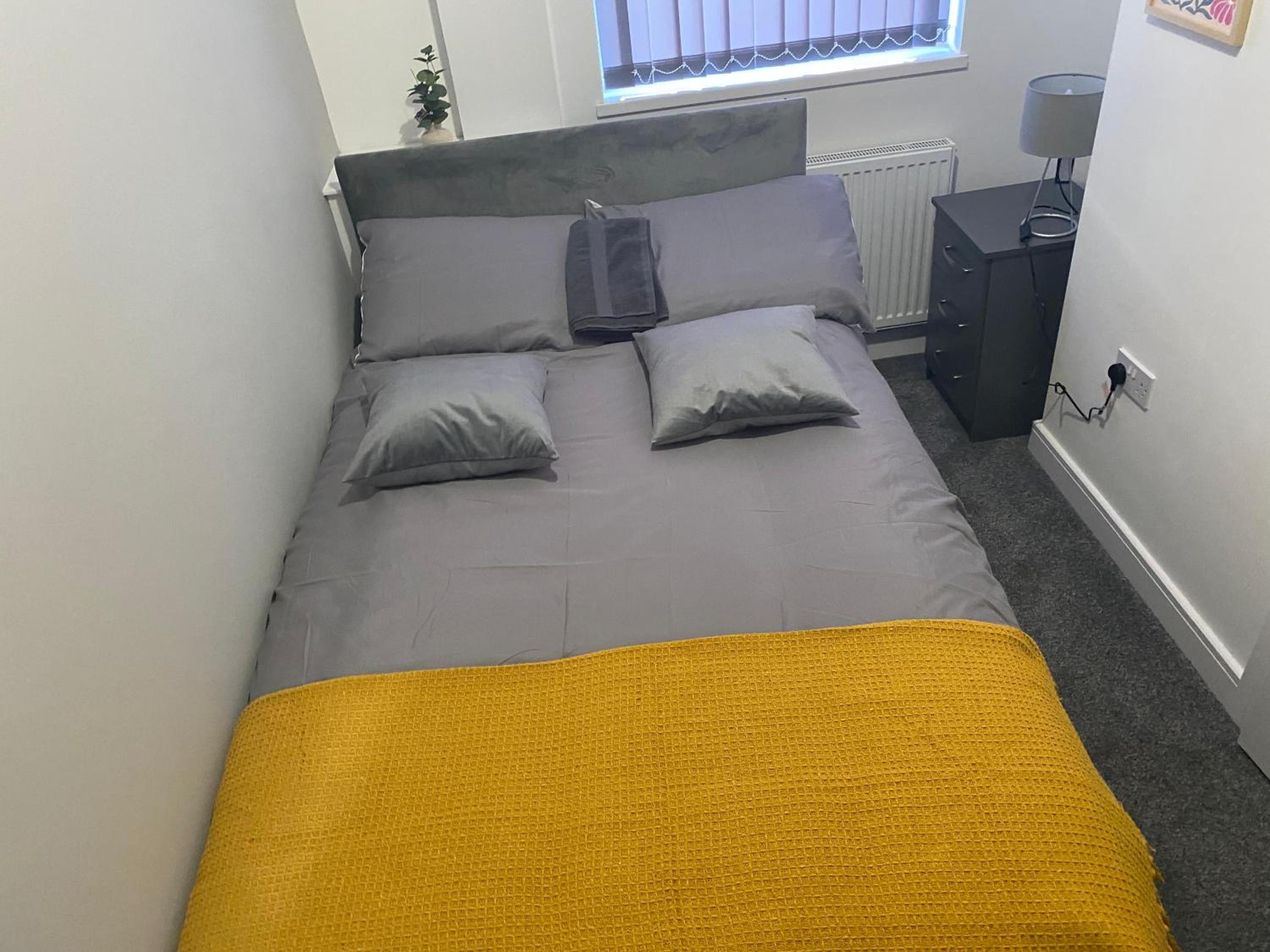 Double Room with Shared Bathroom photo 1