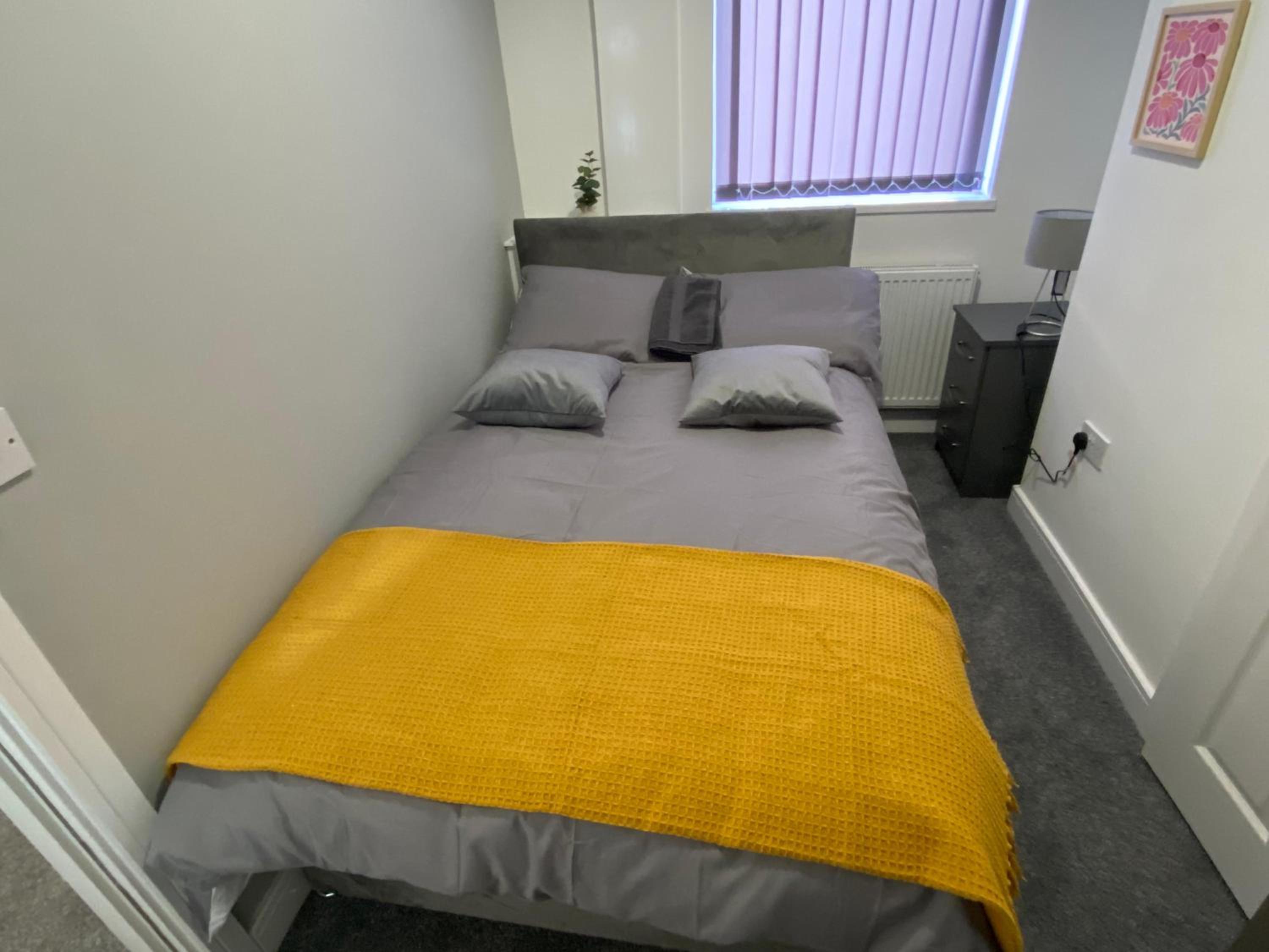 Double Room with Shared Bathroom photo 2