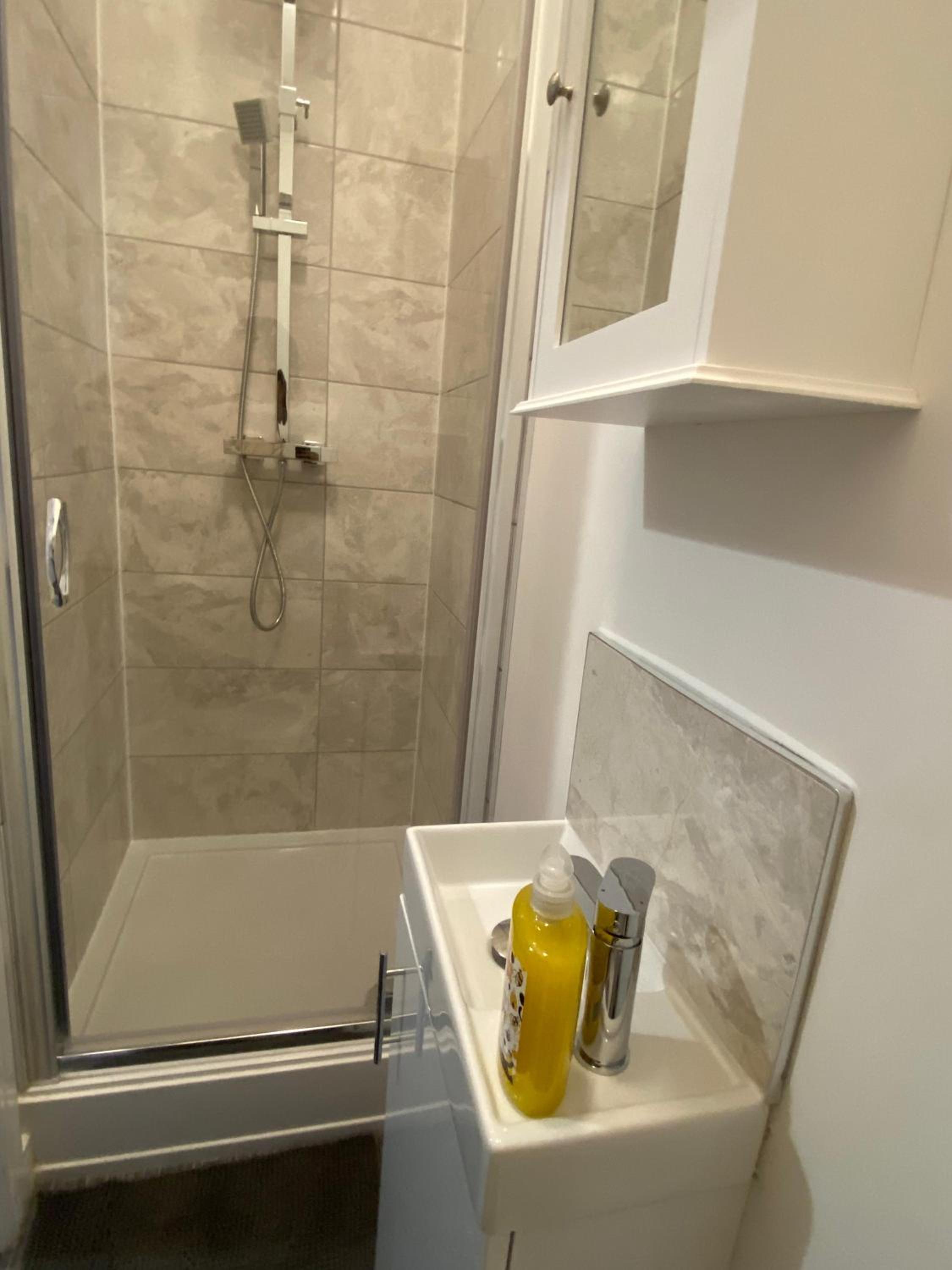Double Room with Private Bathroom photo 2