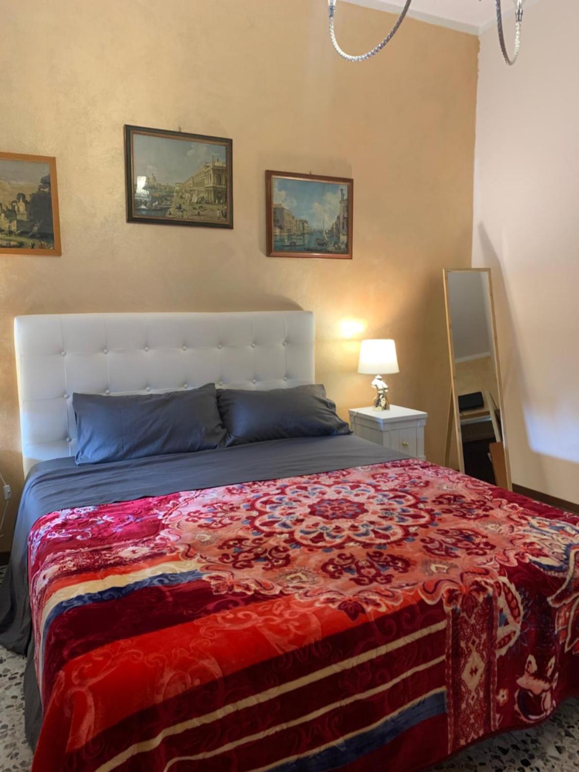 Double Room - Photo 16