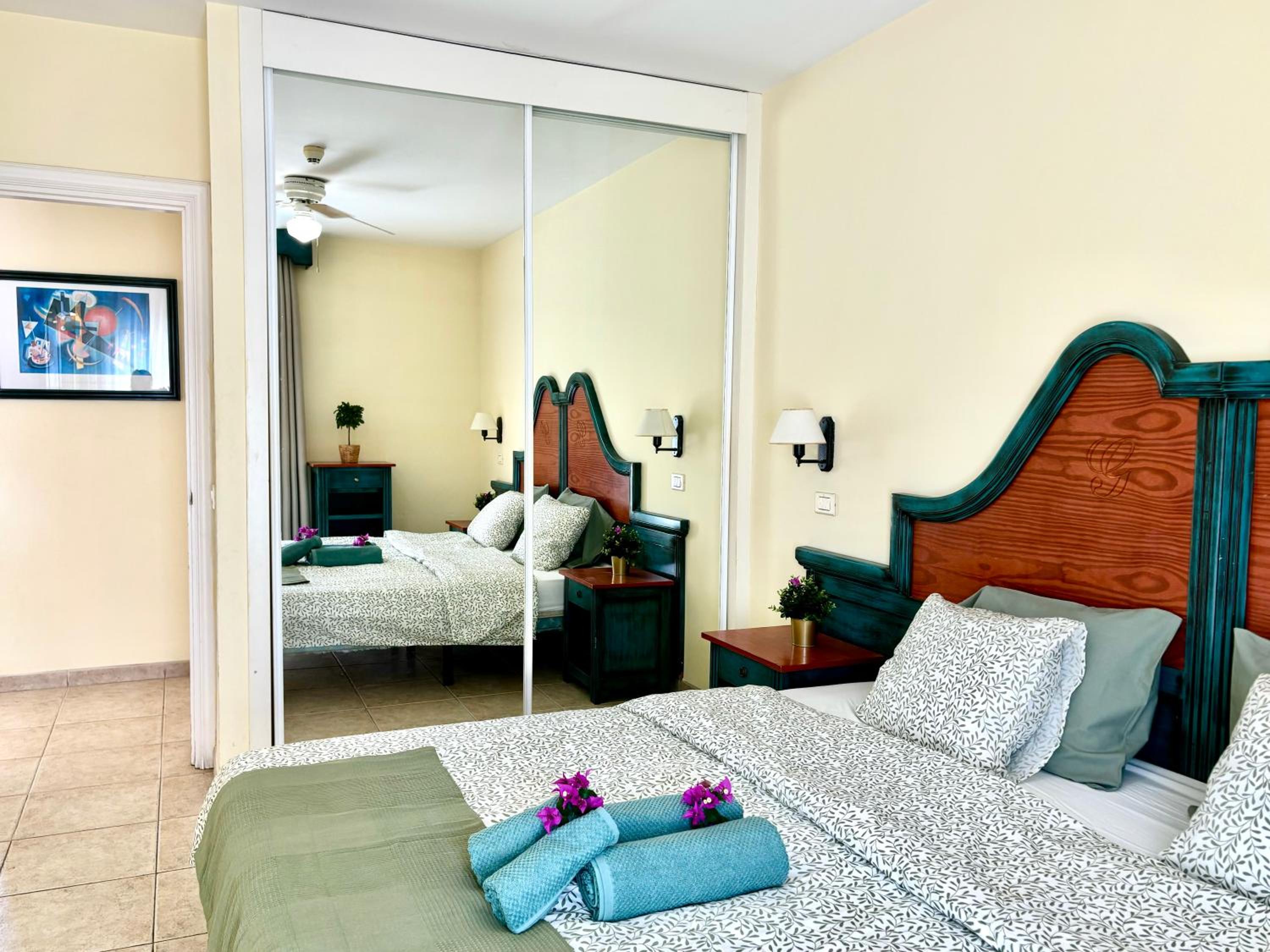 One-Bedroom Apartment photo 2
