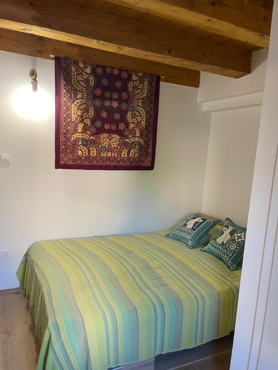 Three-Bedroom House photo 2