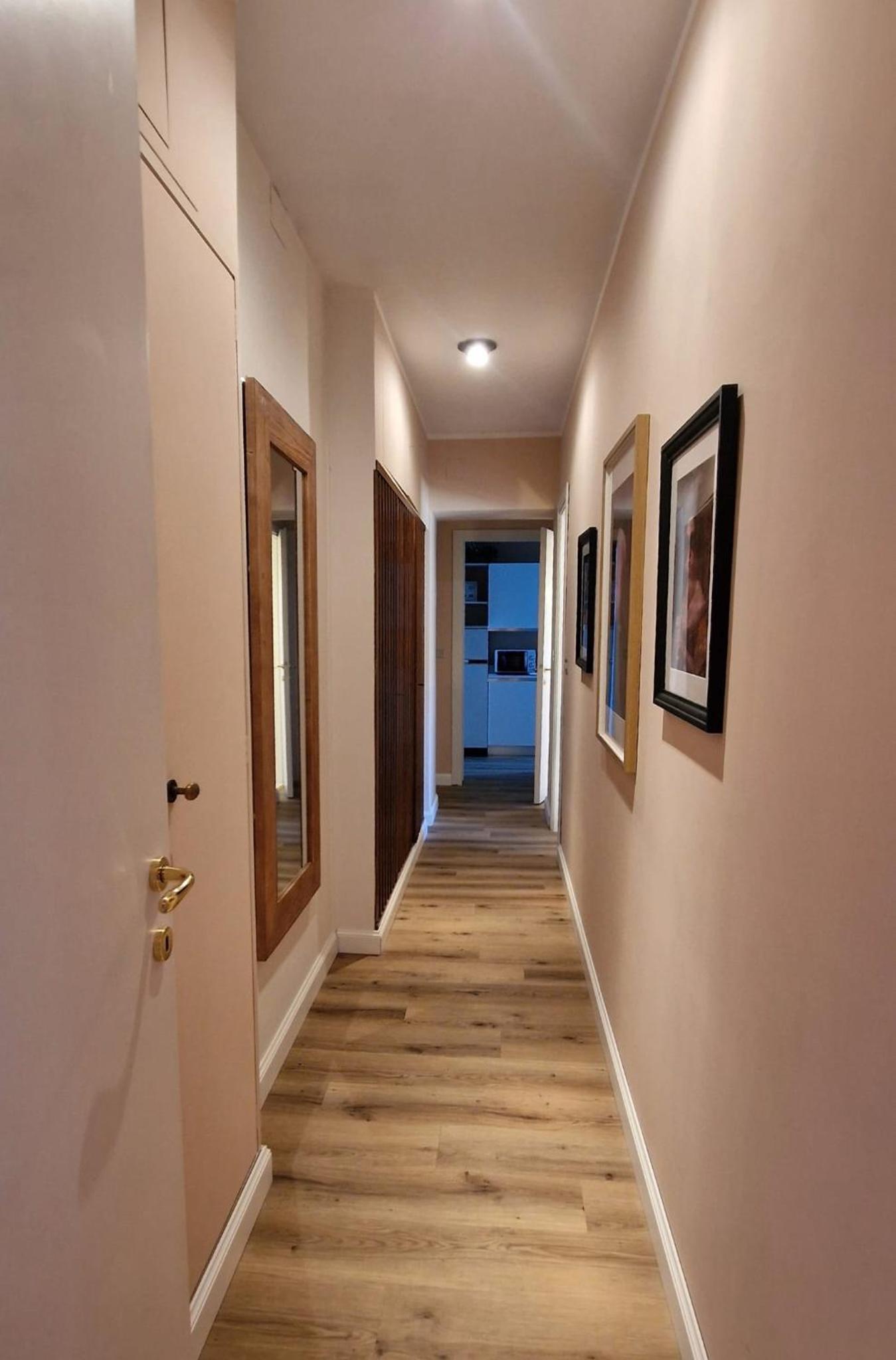 Apartment with Balcony - Photo 3