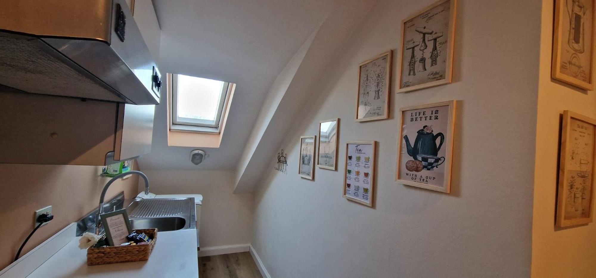 Apartment with Balcony - Photo 4