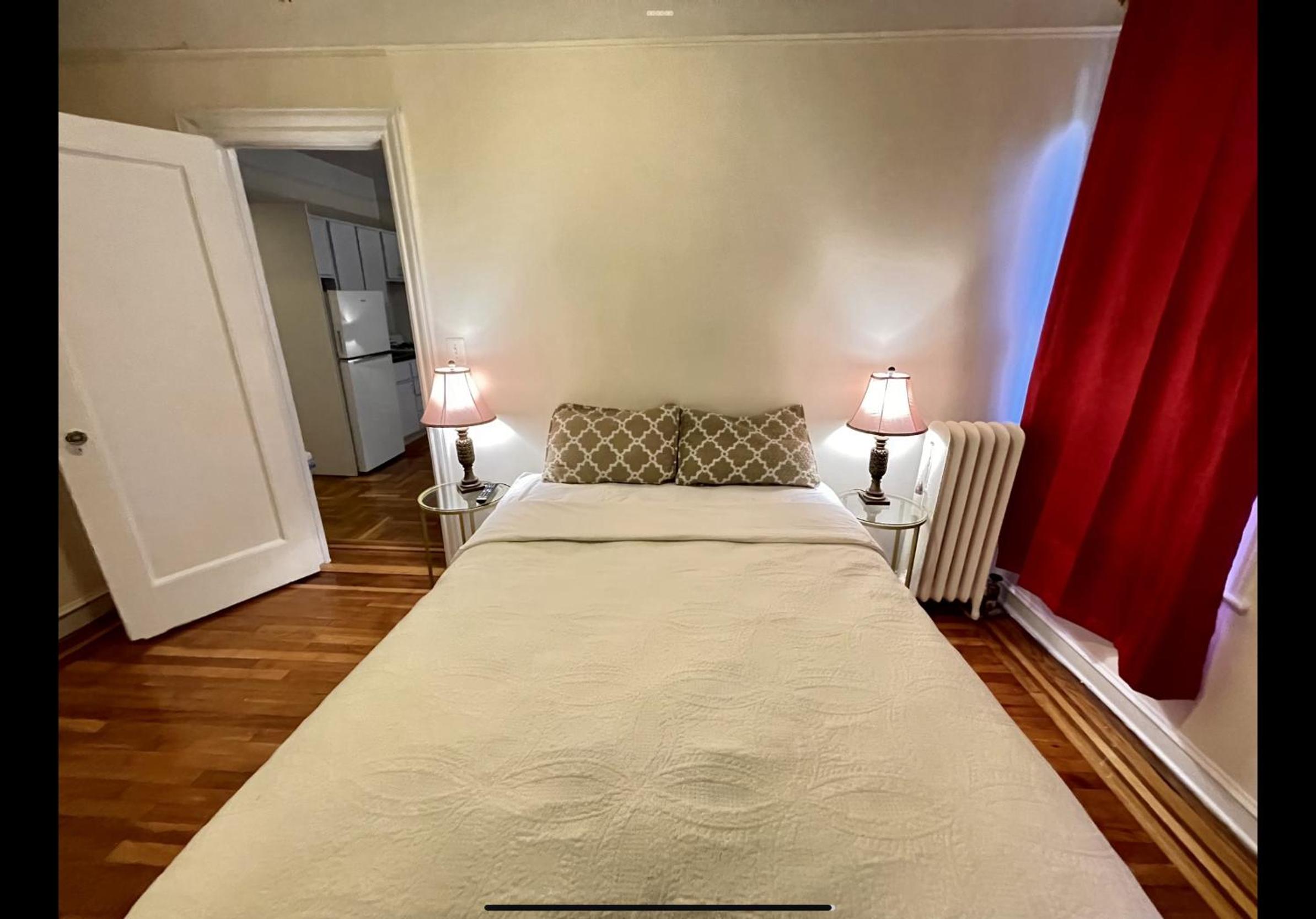 One-Bedroom Apartment photo 1