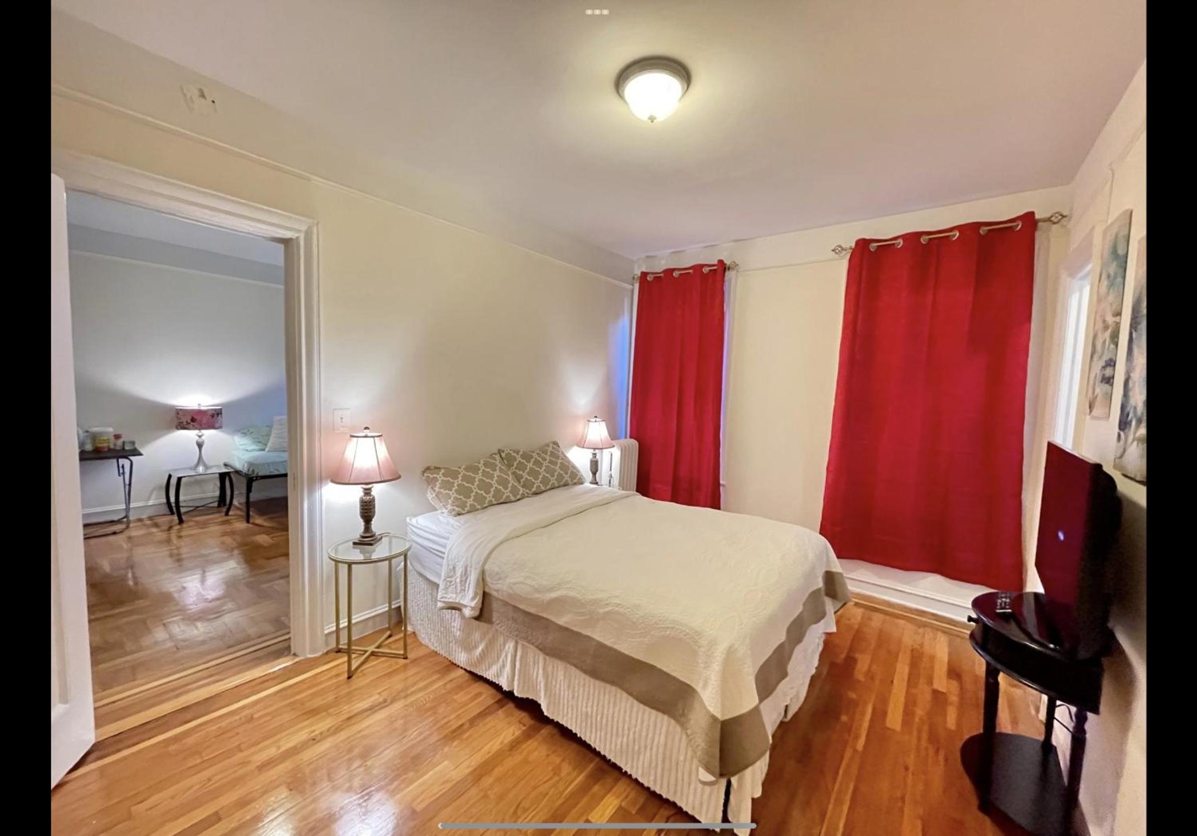 One-Bedroom Apartment photo 2