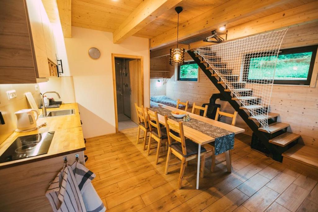 Two-Bedroom Apartment with Mountain View photo 2