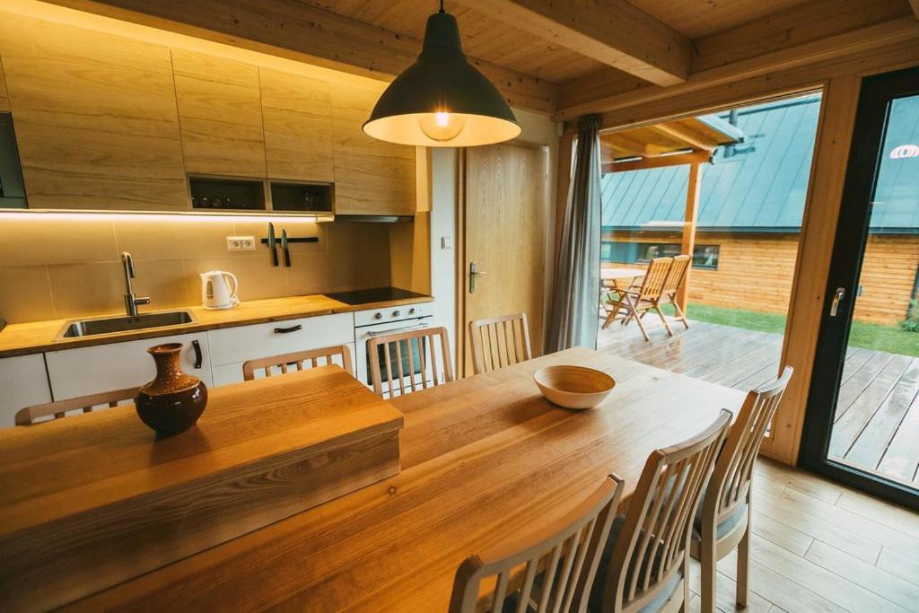 Two-Bedroom Apartment with Mountain View photo 2