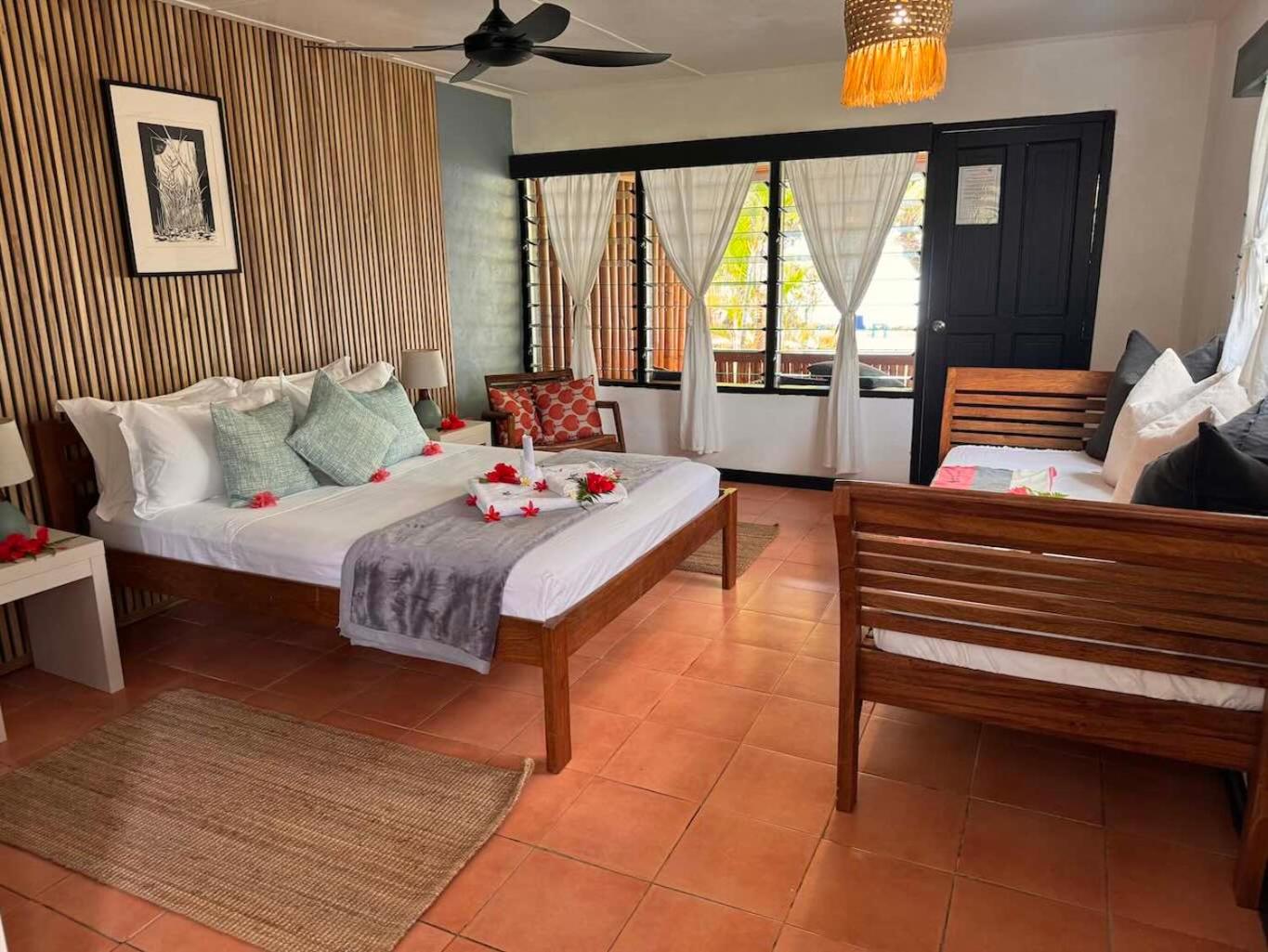Double Room - Oceanfront photo 3