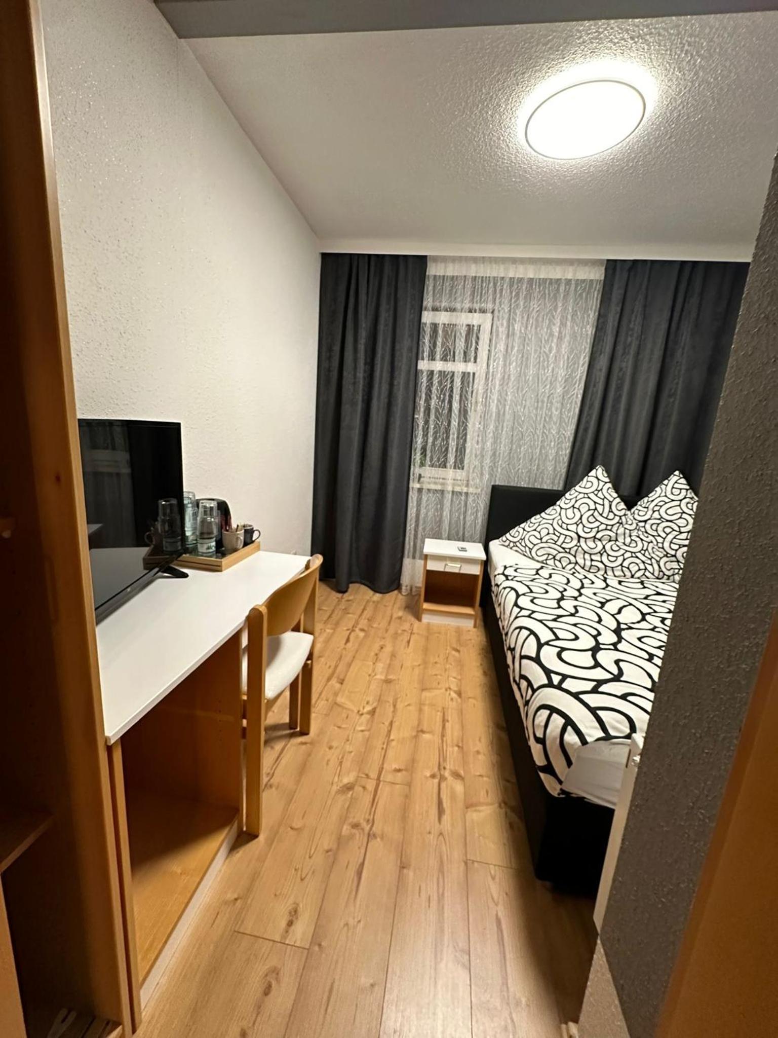 Double Room with Private Bathroom photo 3