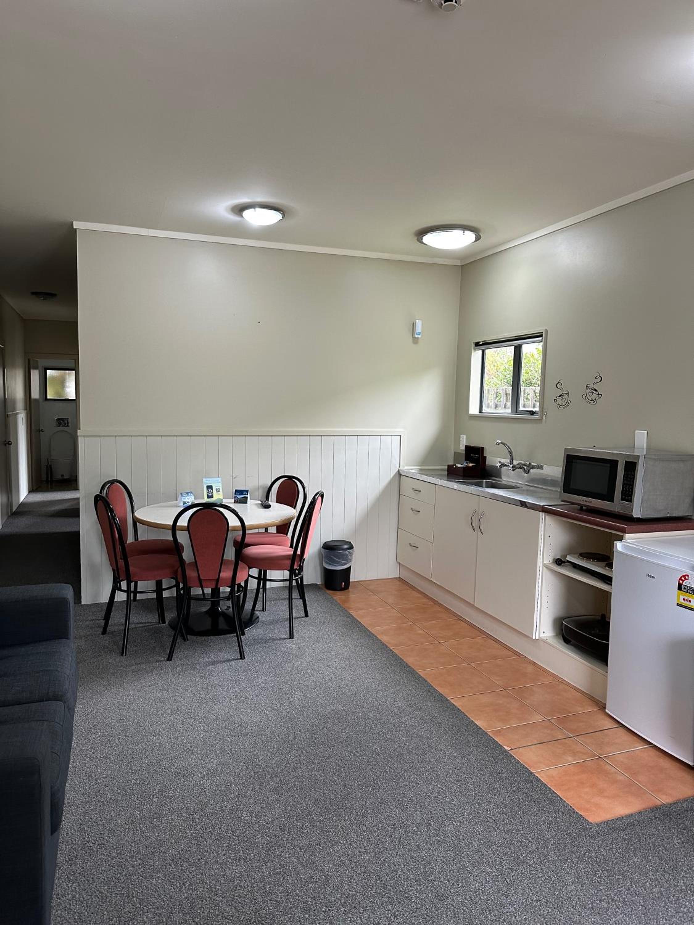 Two-Bedroom Apartment with Private Bathroom  - Photo 4