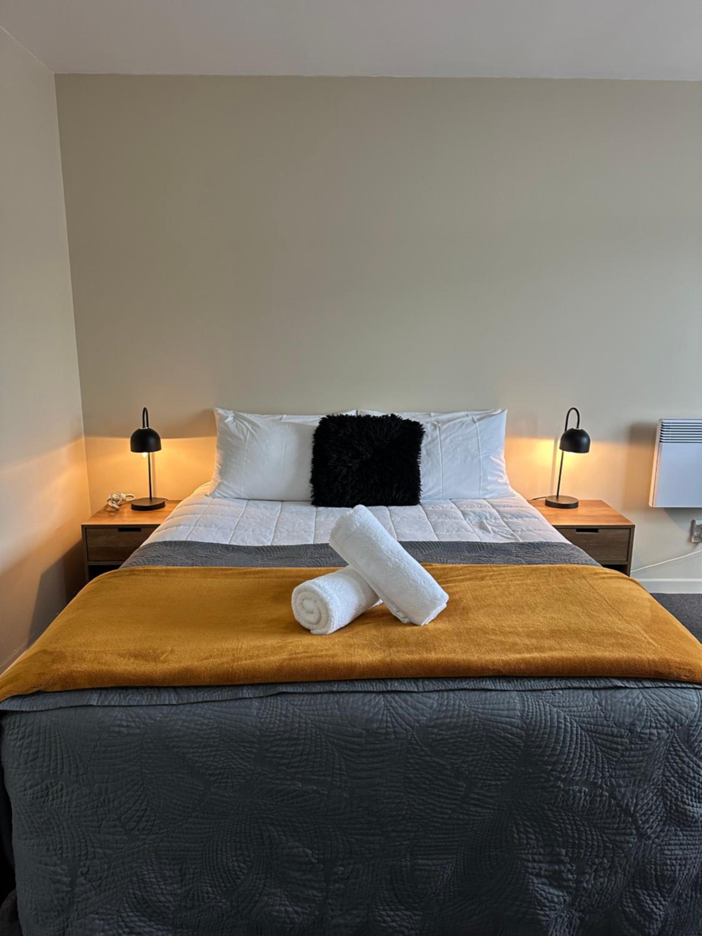 One-Bedroom Apartment with Private Bathroom  - Photo 1
