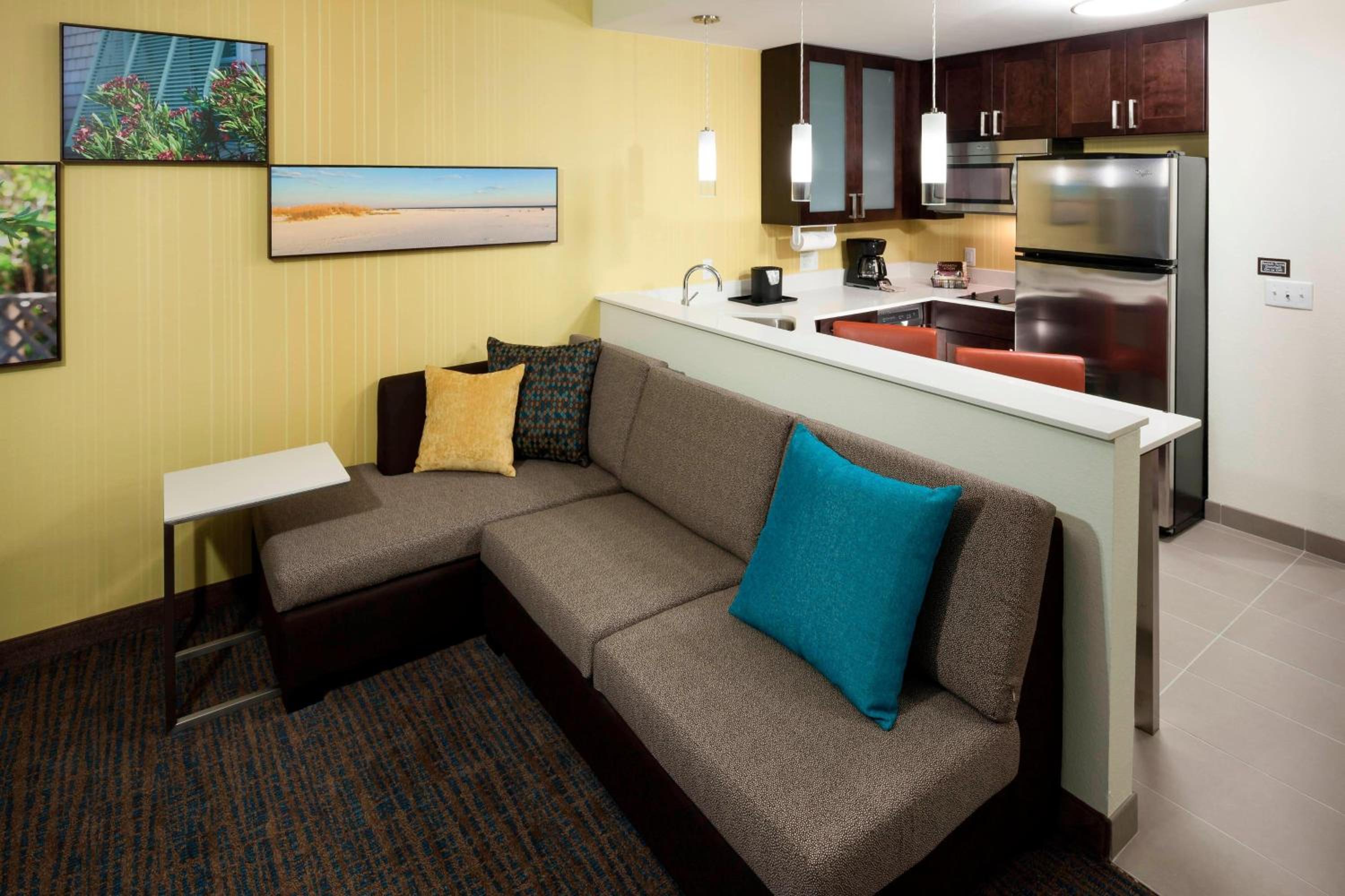 One-Bedroom Suite with Sofa Bed photo 2