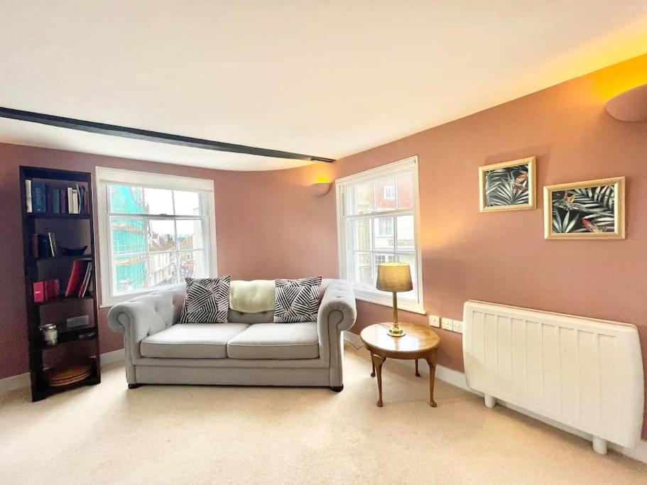 Three-Bedroom Apartment photo 1