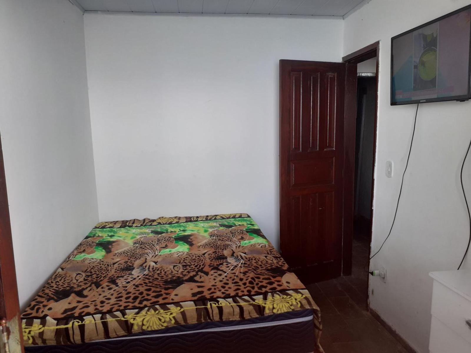 Six-Bedroom House photo 1