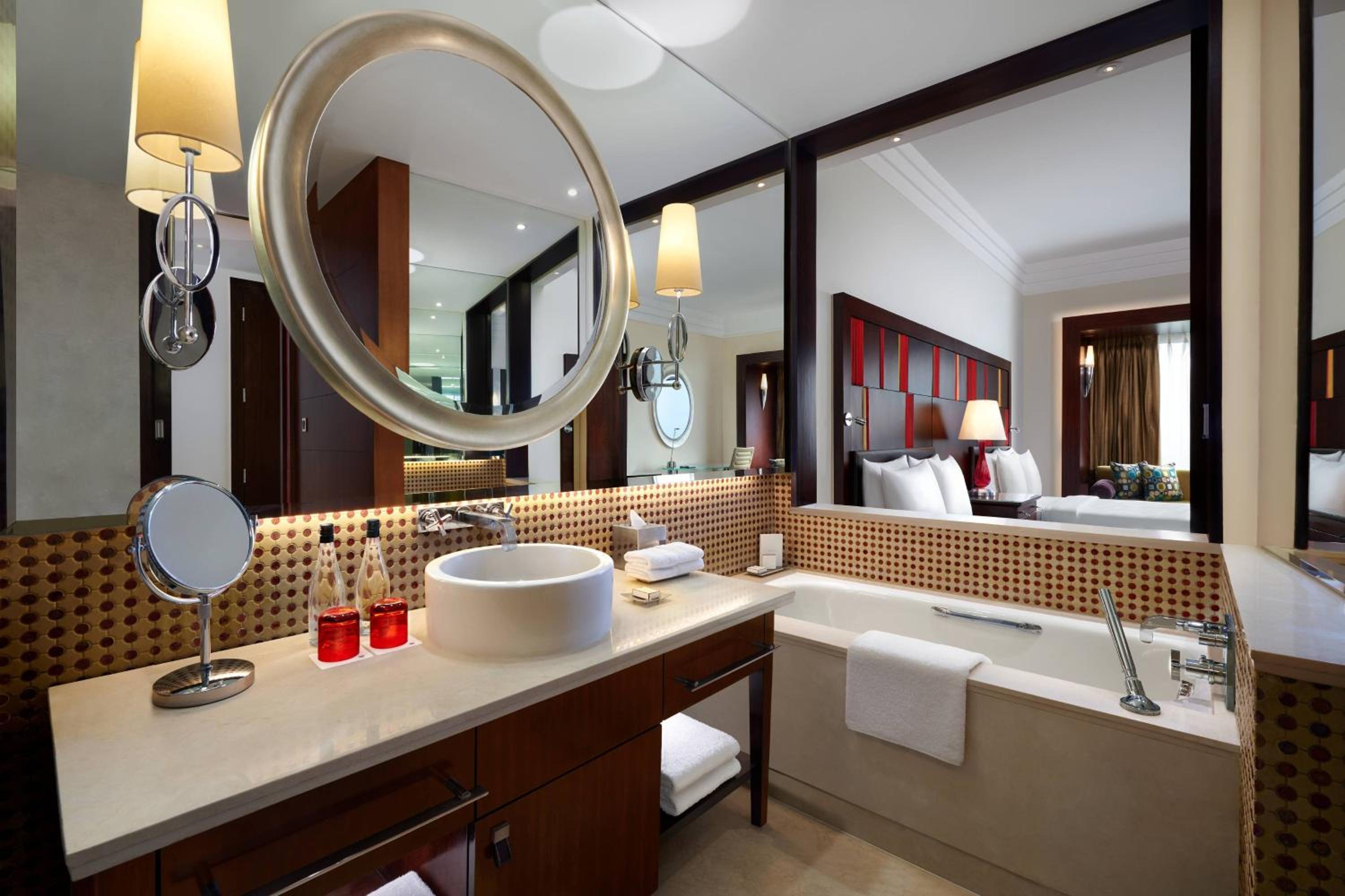 Executive Room Club lounge access Twin photo 3