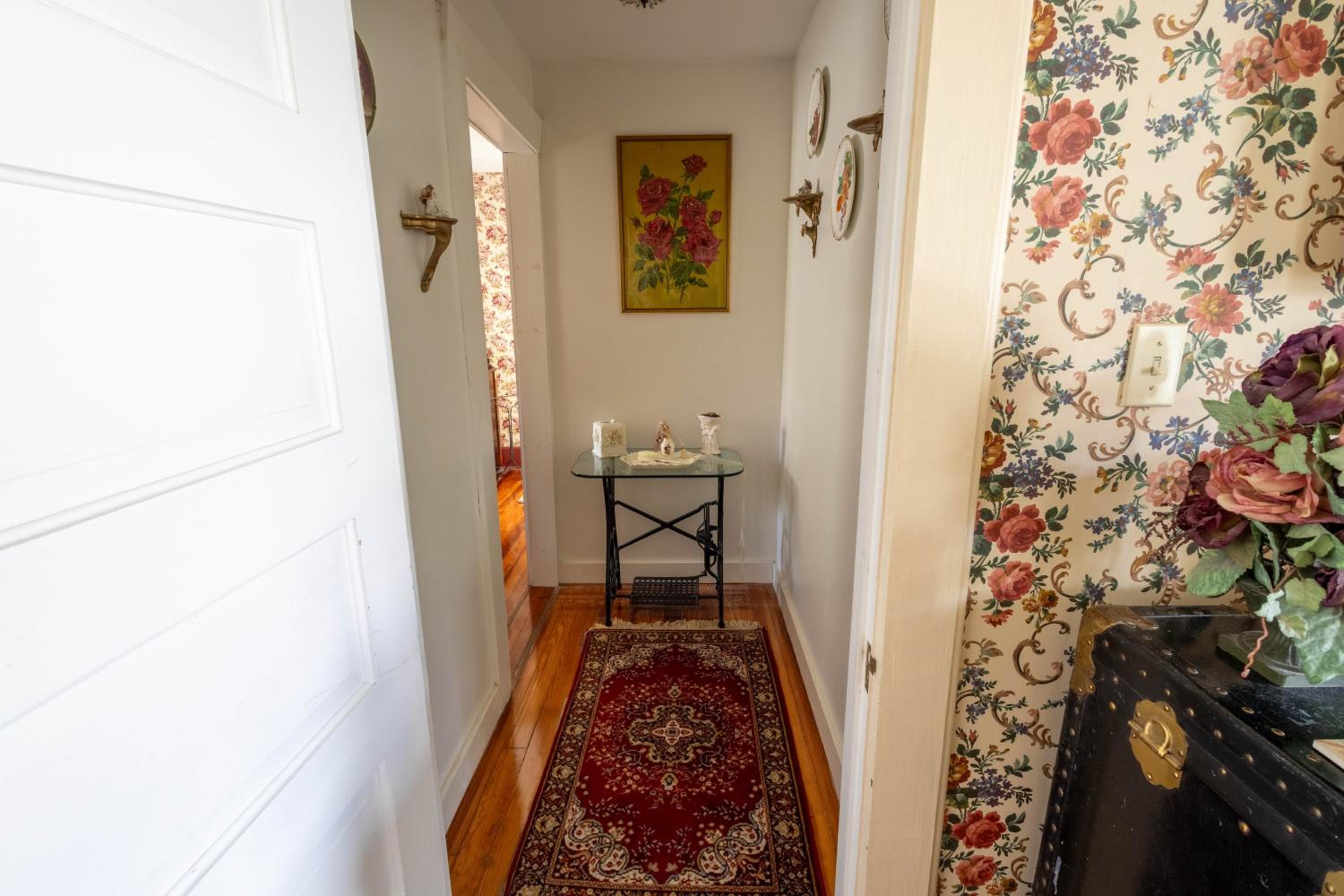 Queen Room photo 1