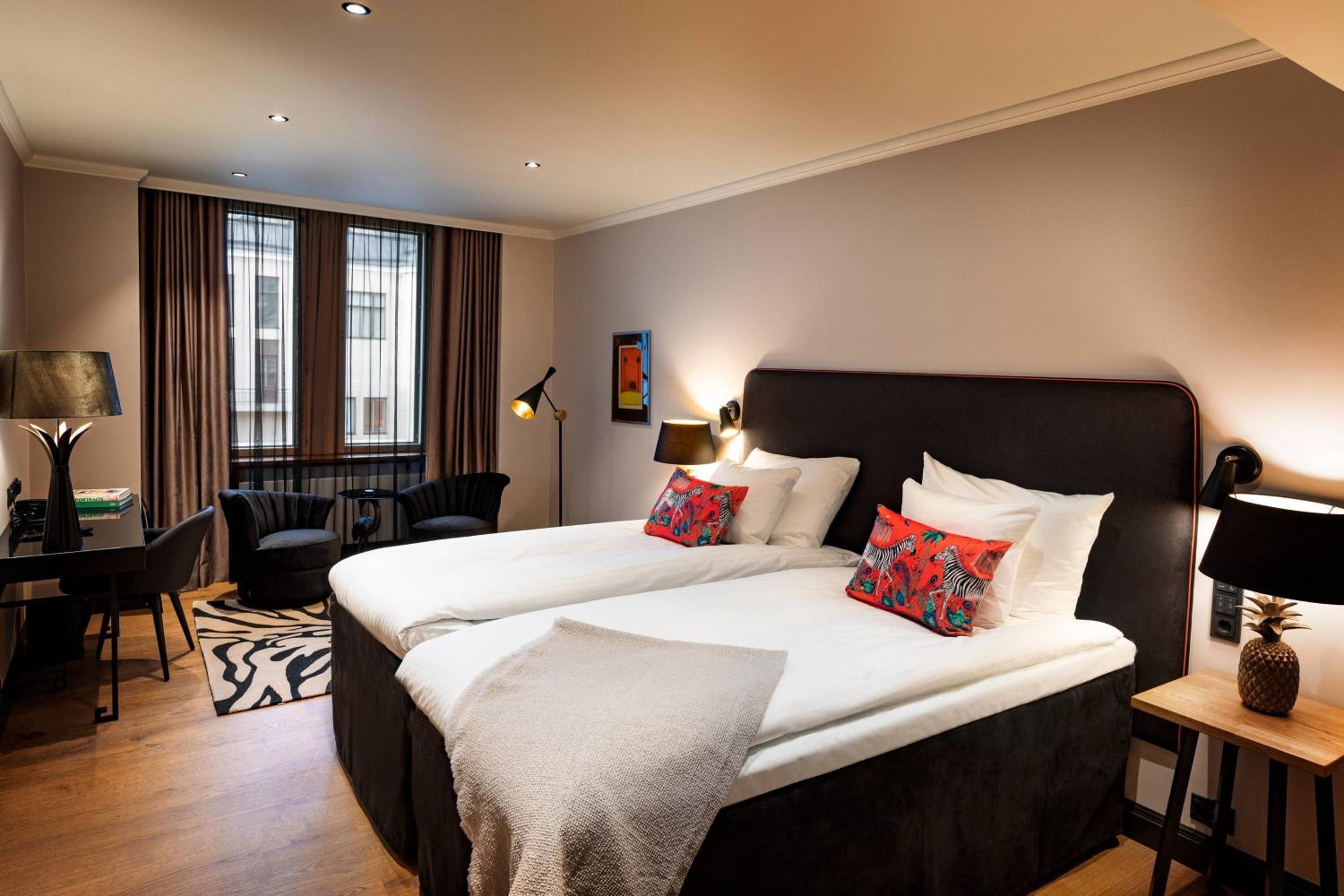 Trendy, Larger Guest room, 2 Doubles - Photo 3