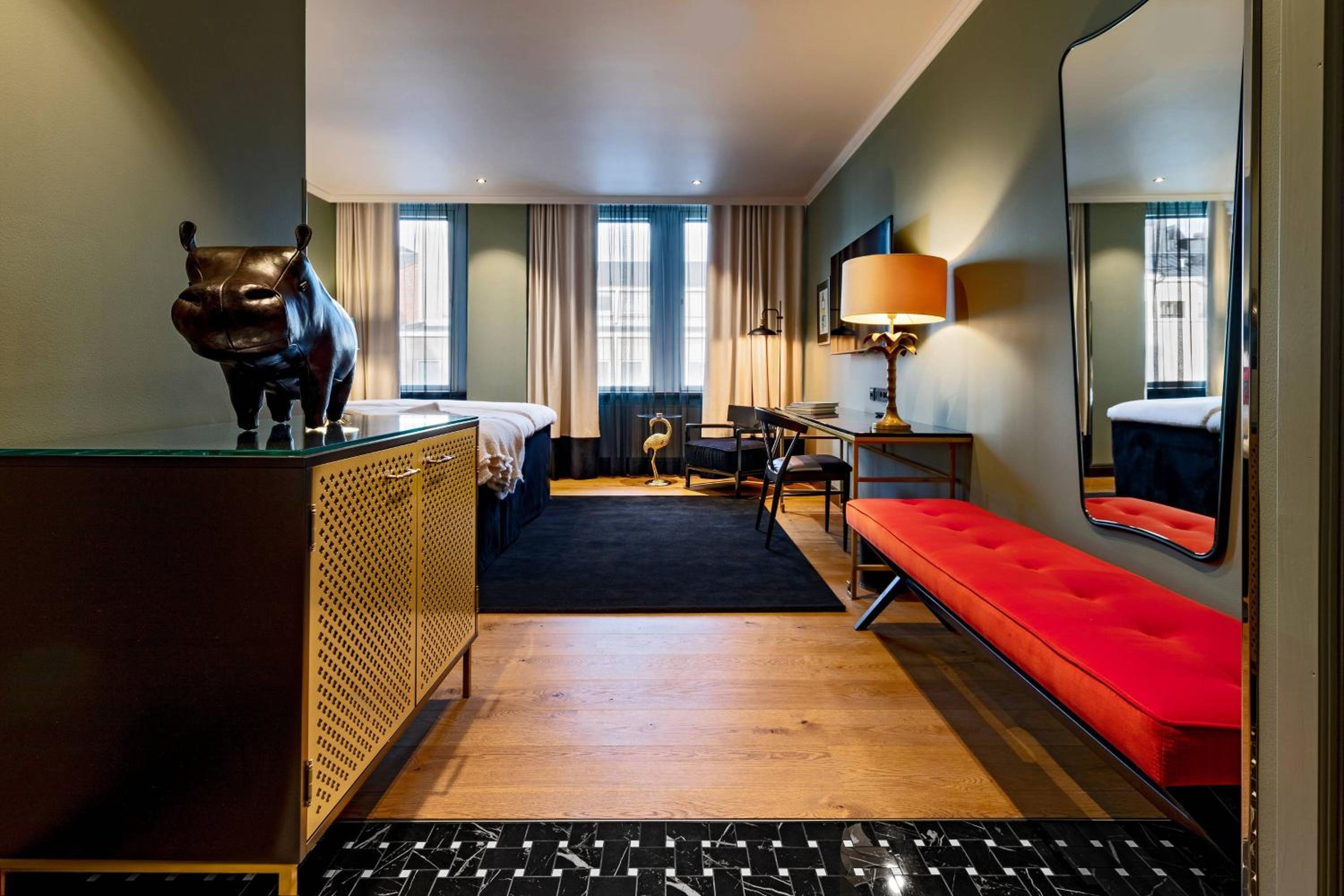 Luxe, Deluxe Guest room, 1 King - Photo 2