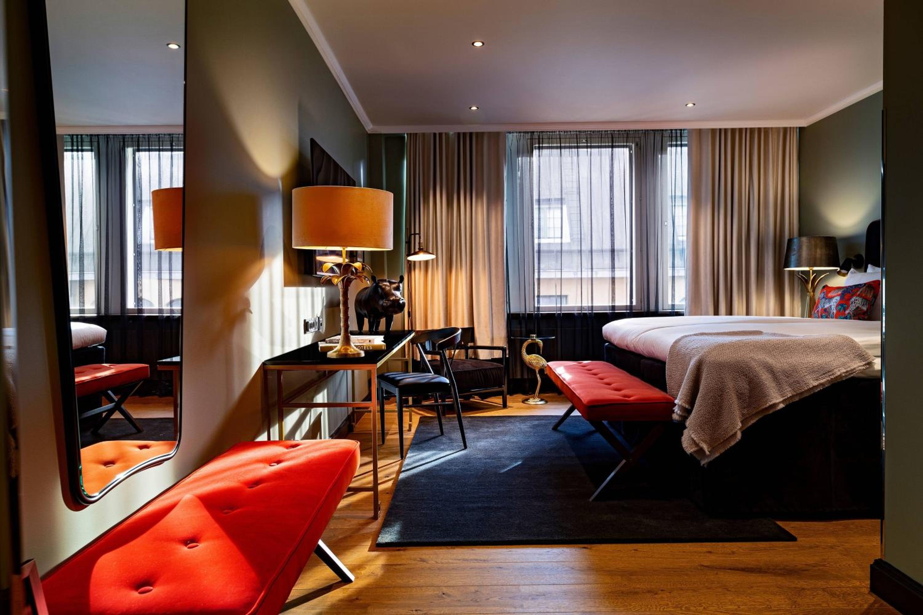 Luxe, Deluxe Guest room, 1 King - Photo 3