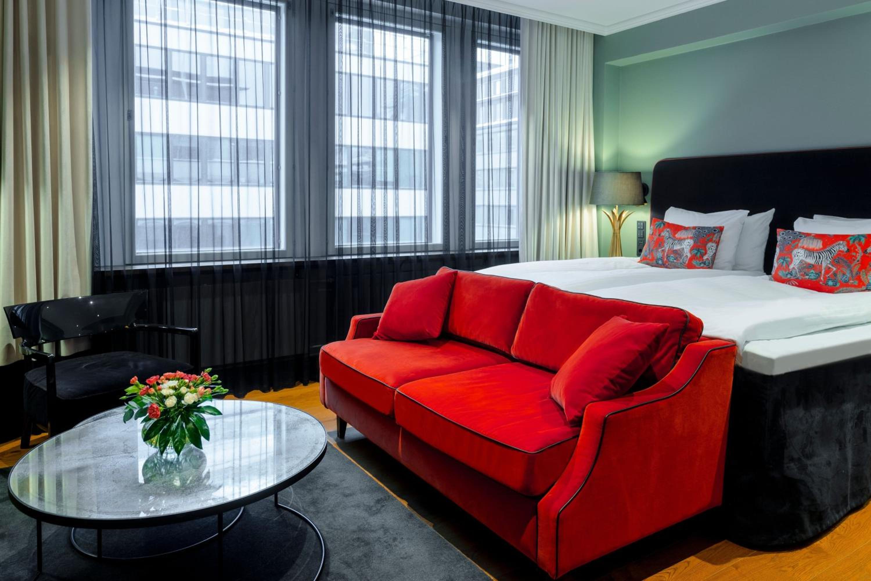 Luxe, Deluxe Guest room, 1 King - Photo 4