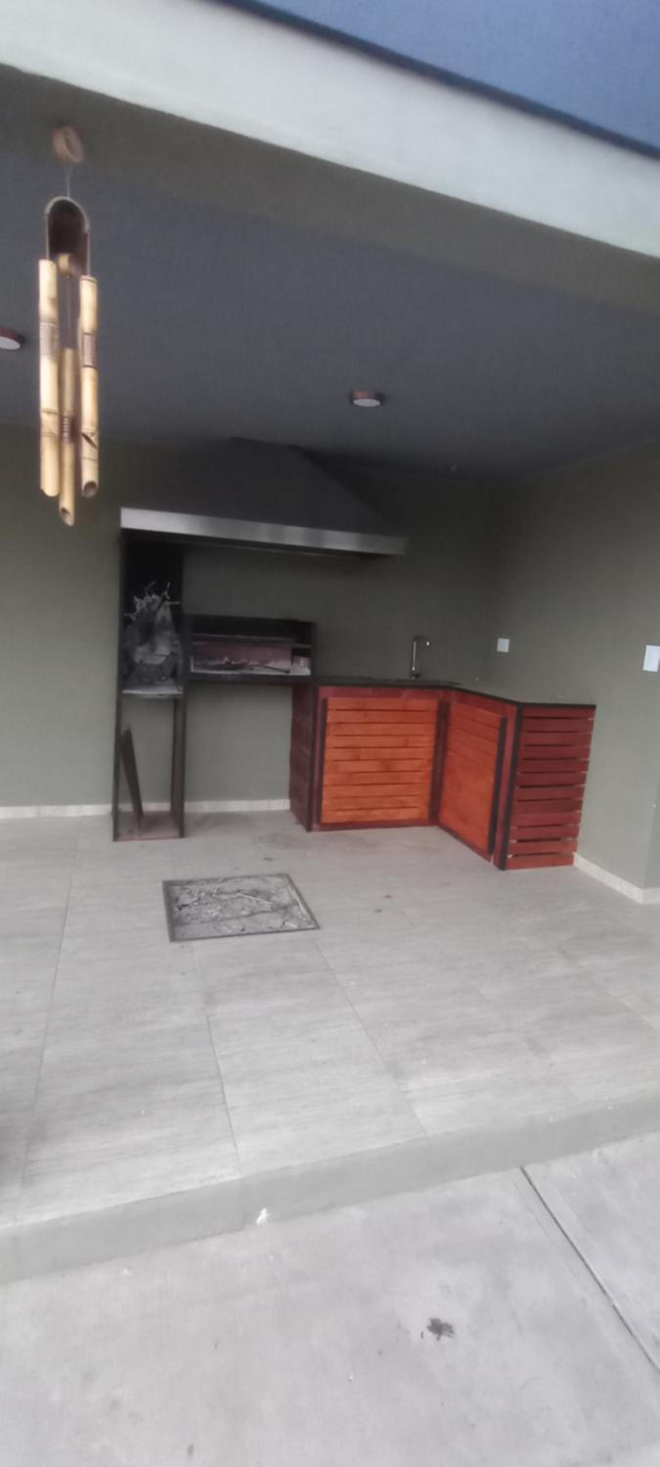 One-Bedroom House photo 2