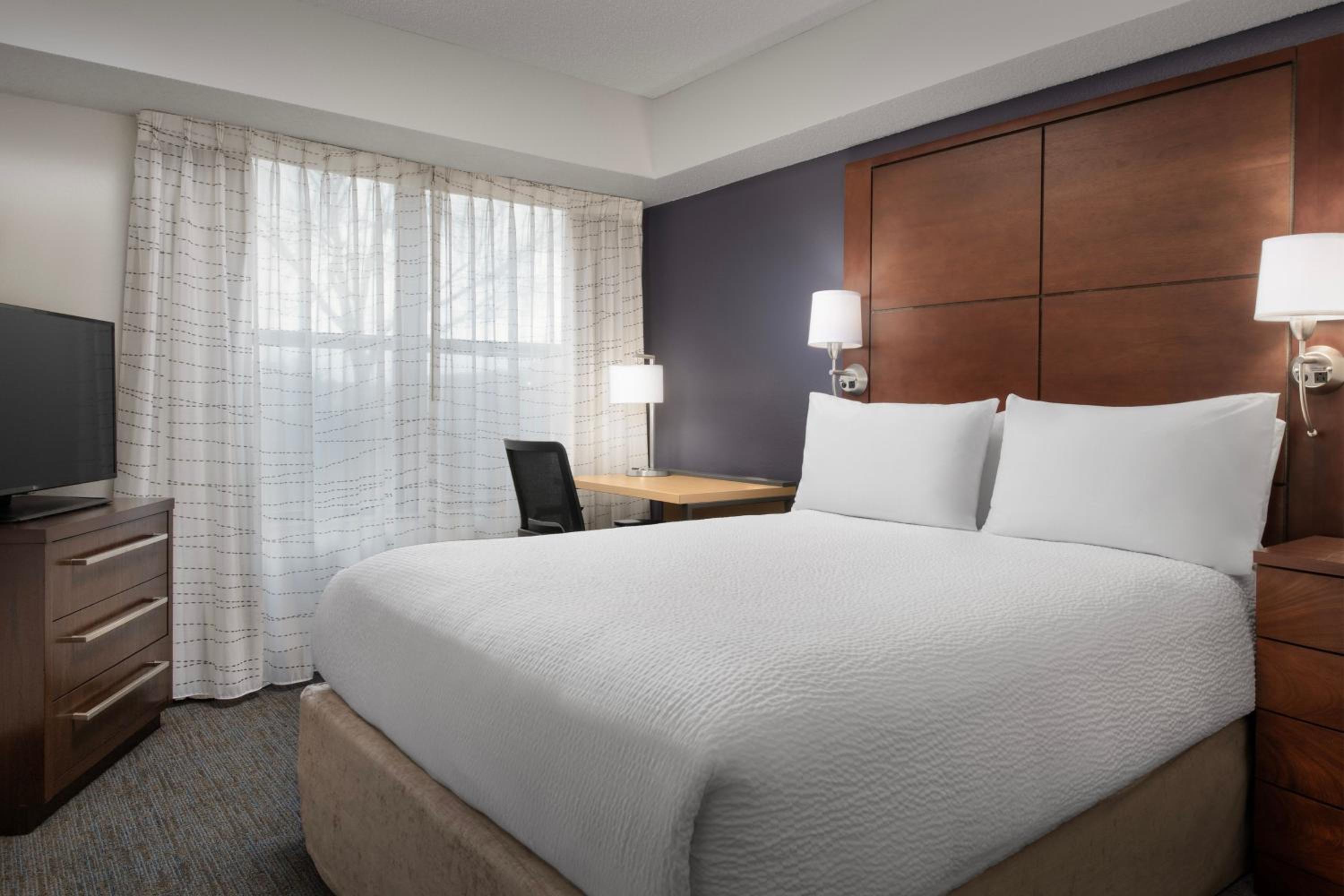 One-Bedroom Suite with Sofa Bed - Photo 2