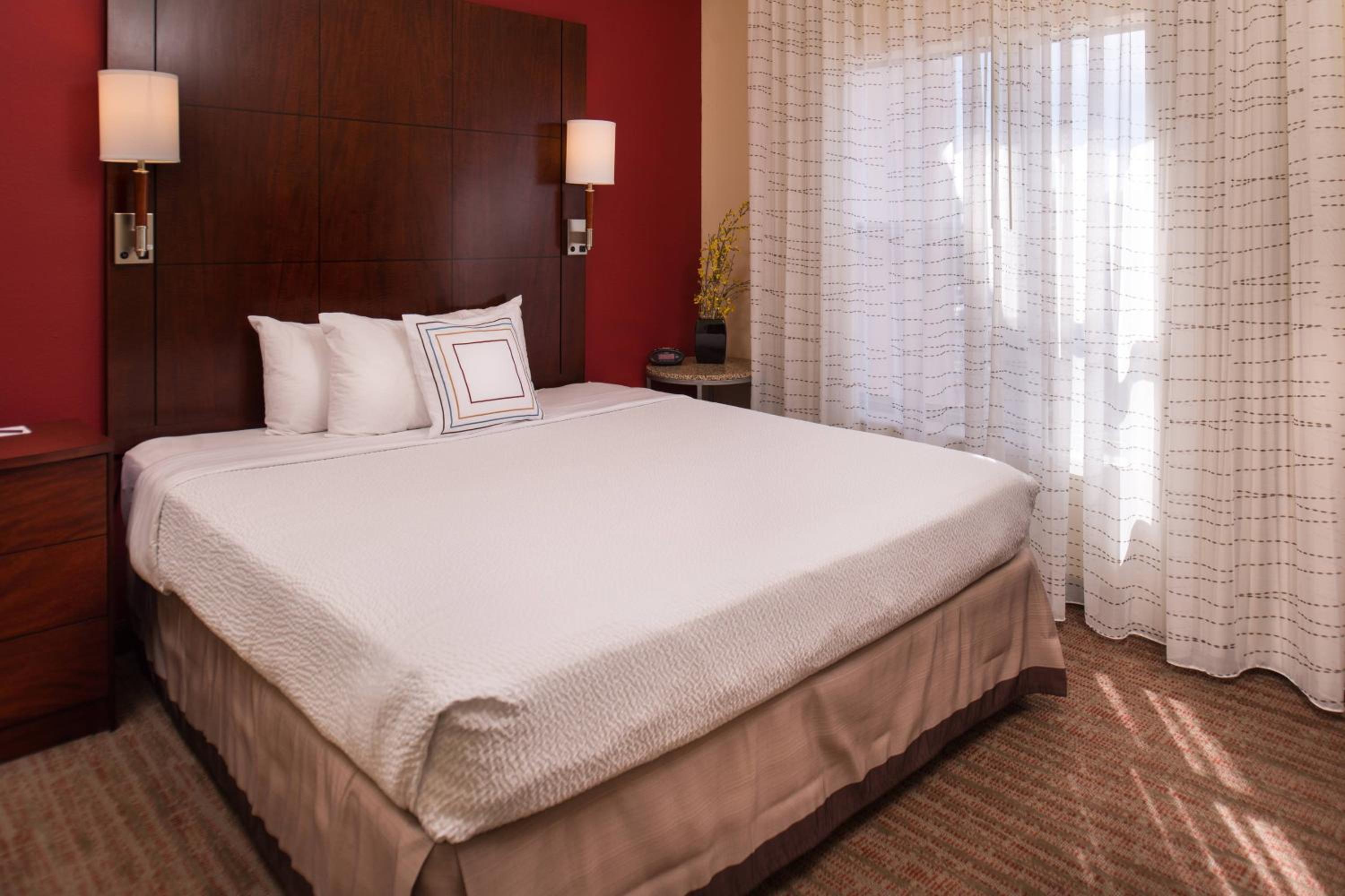 Two-Bedroom Suite - Photo 2