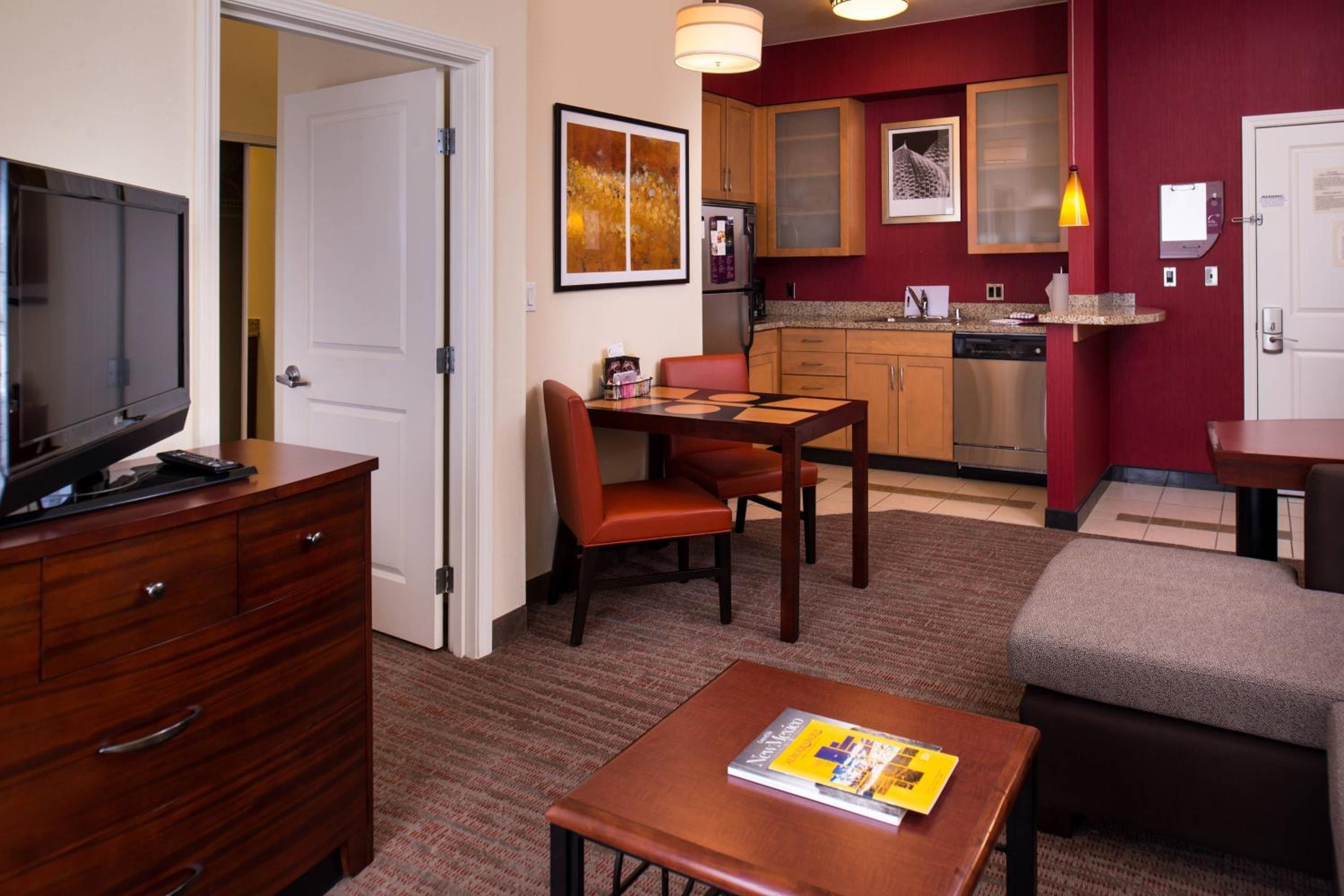 One-Bedroom King Suite with Sofa Bed - Photo 3