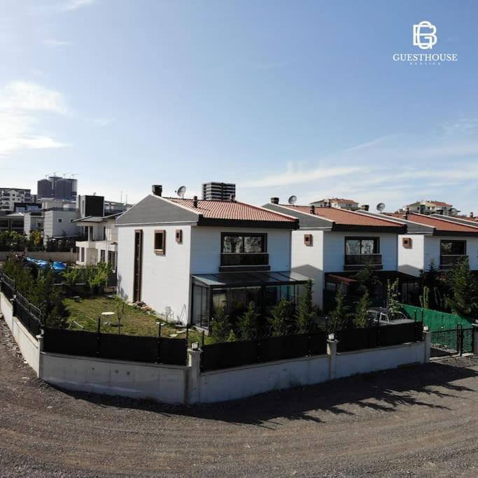 Villa photo 2