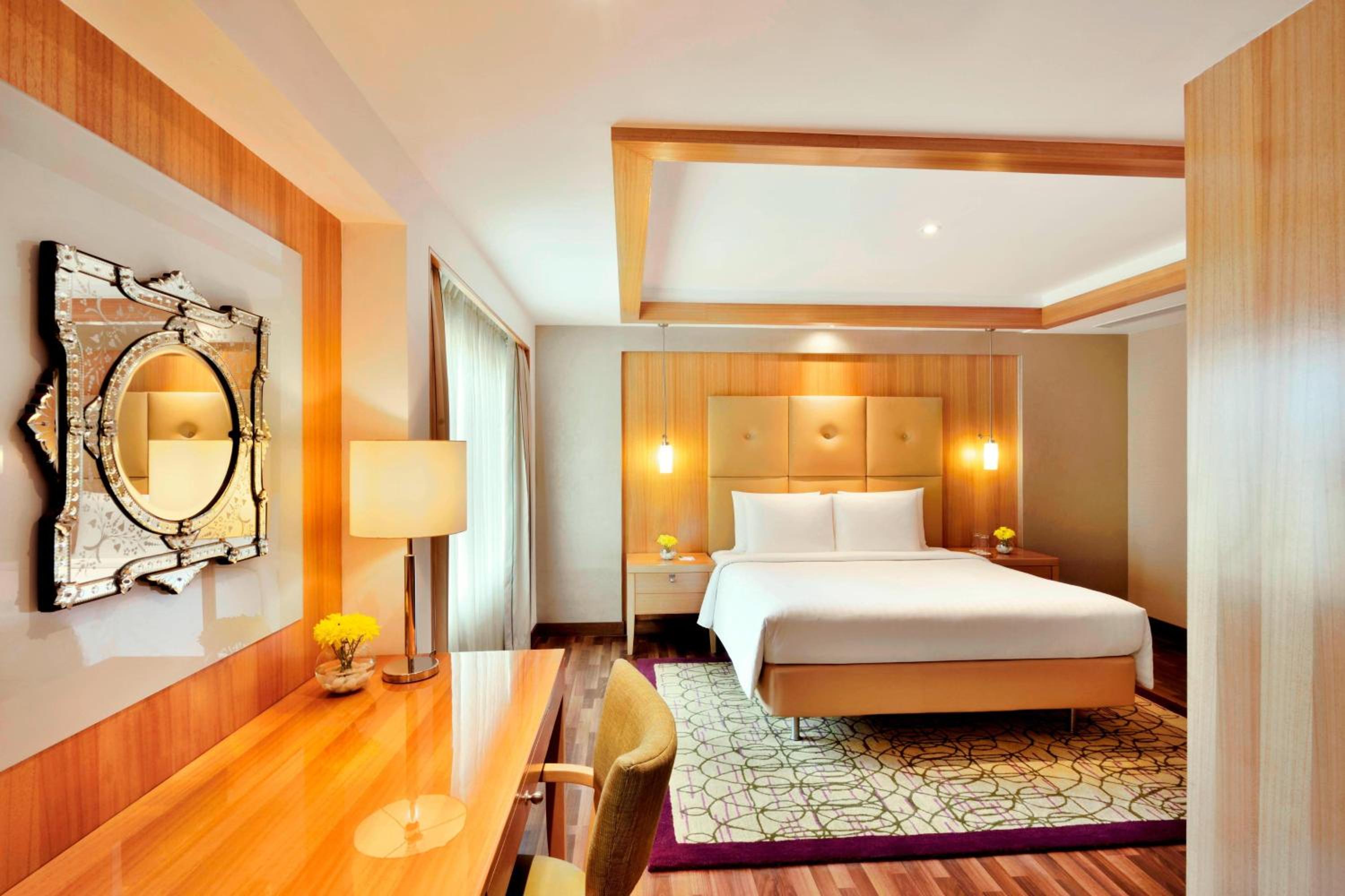 Club Room With Access to Club Lounge
