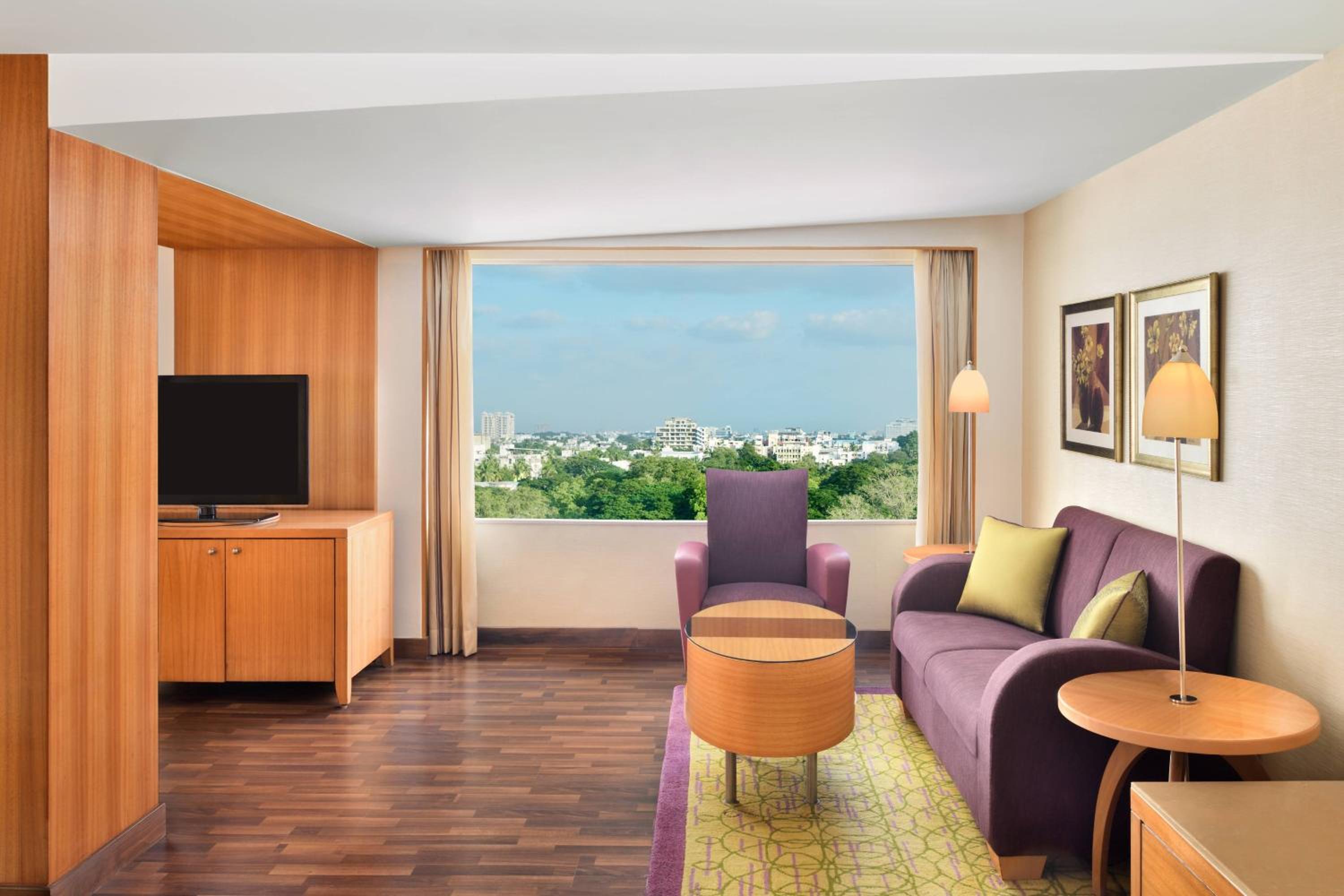Studio Guest Room with Kitchenette and Club Lounge Access