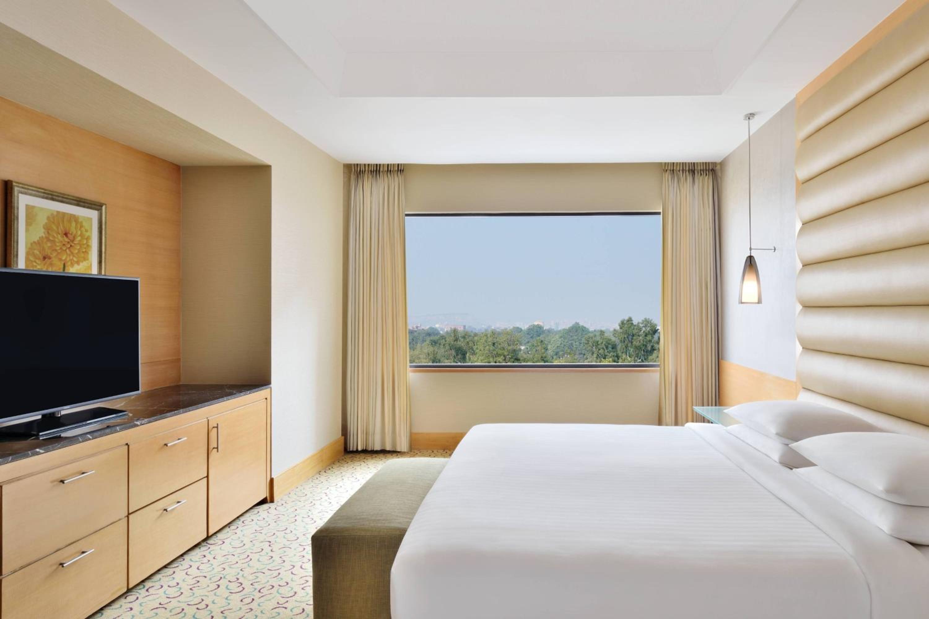 King Suite - Concierge Lounge Access