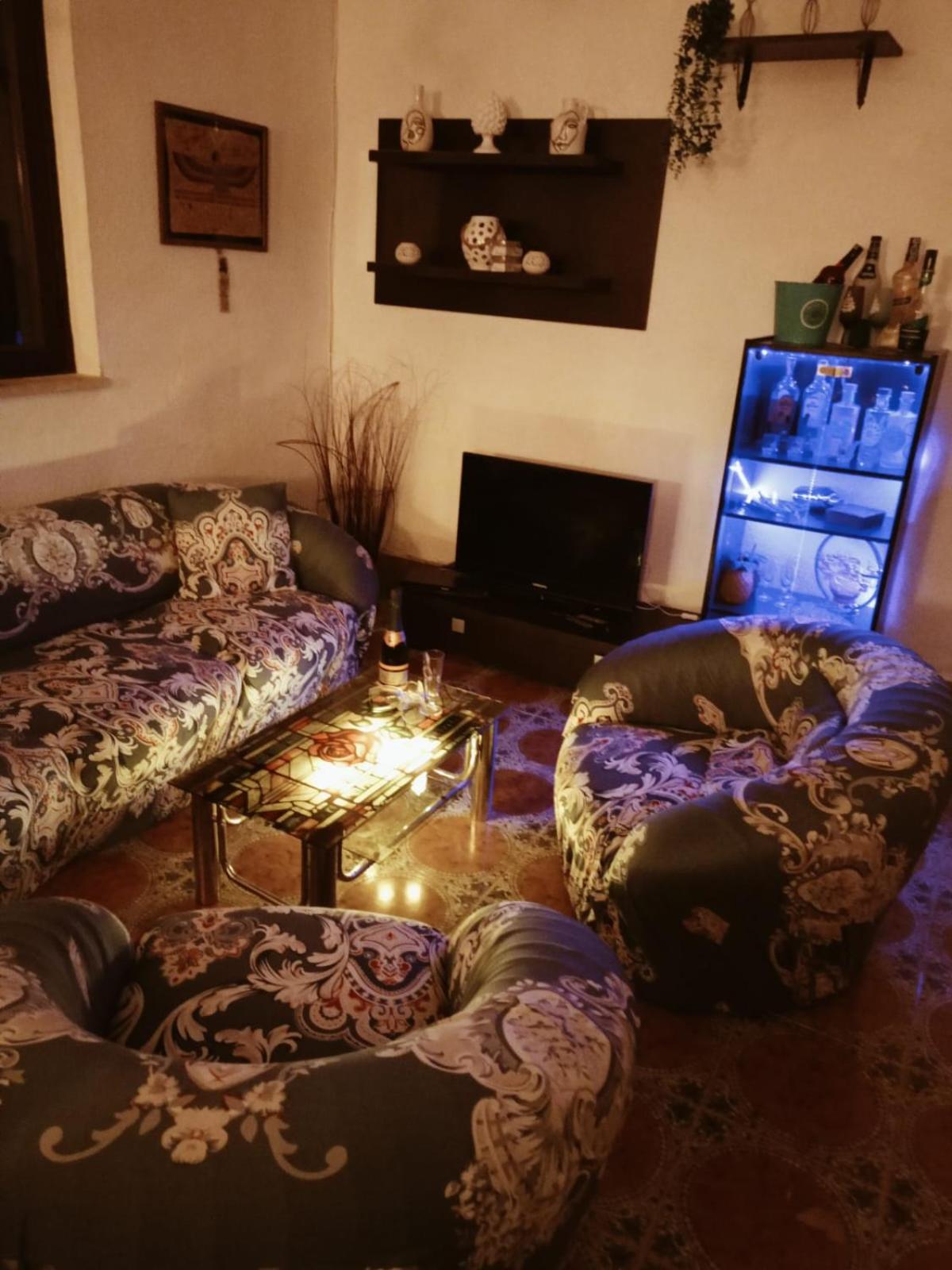 Apartment photo 2