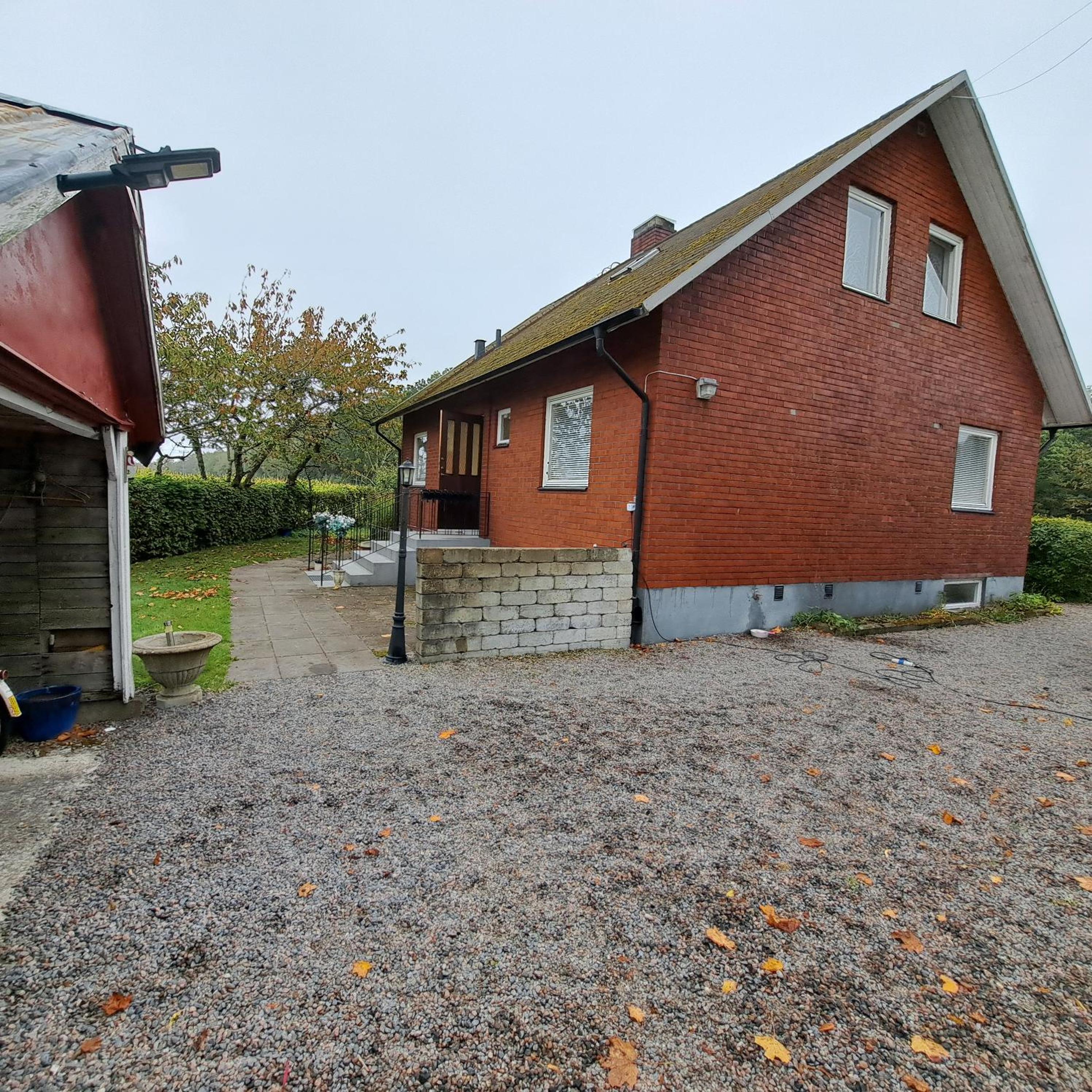 Two-Bedroom House photo 2