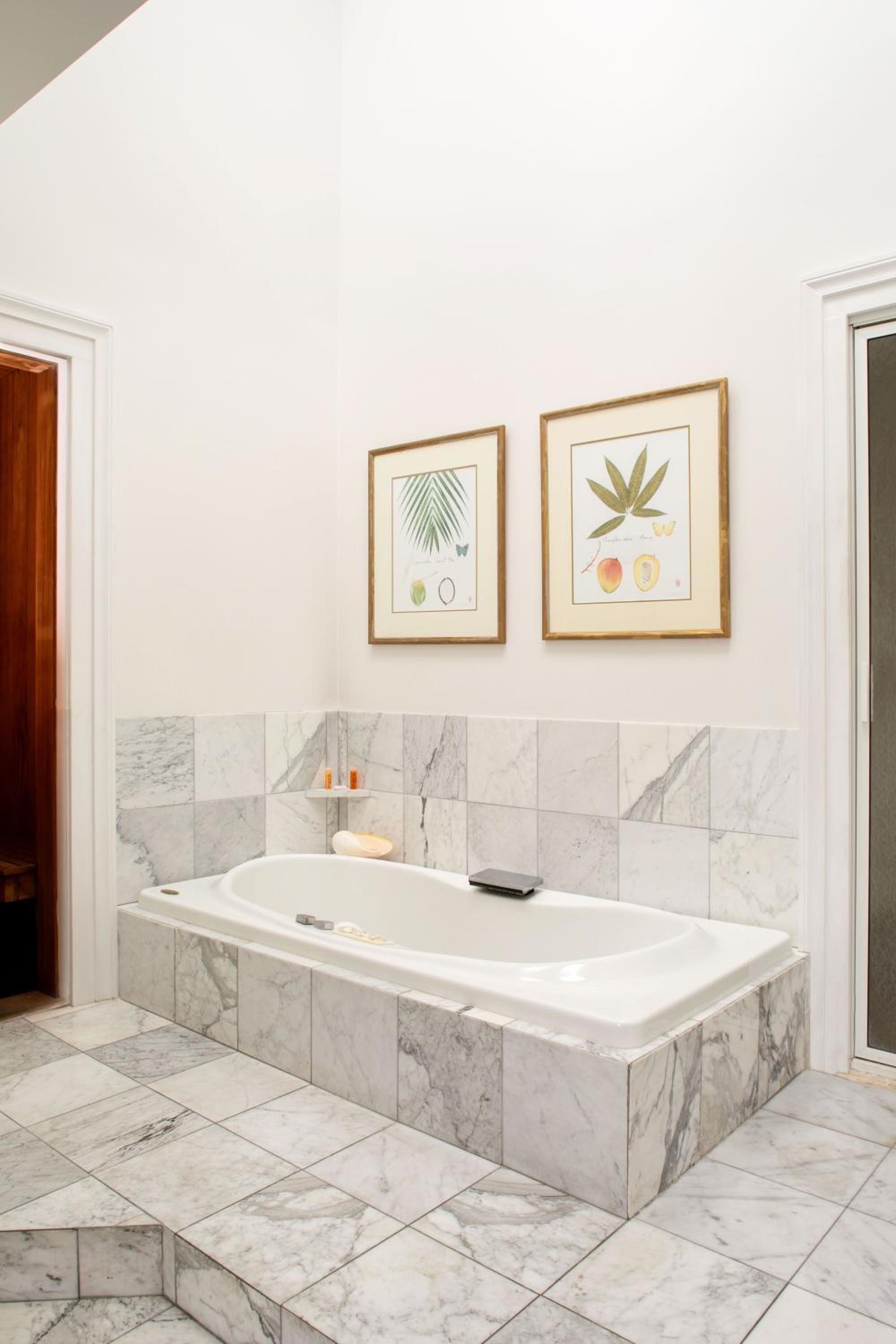 Master Suite with King bed - Photo 8