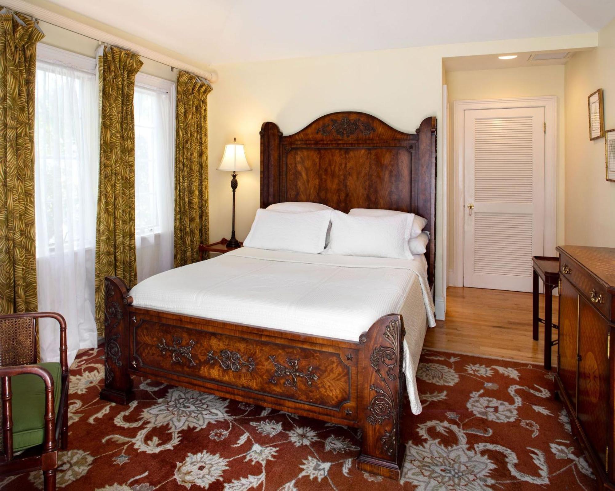 Treeptop Queen Room