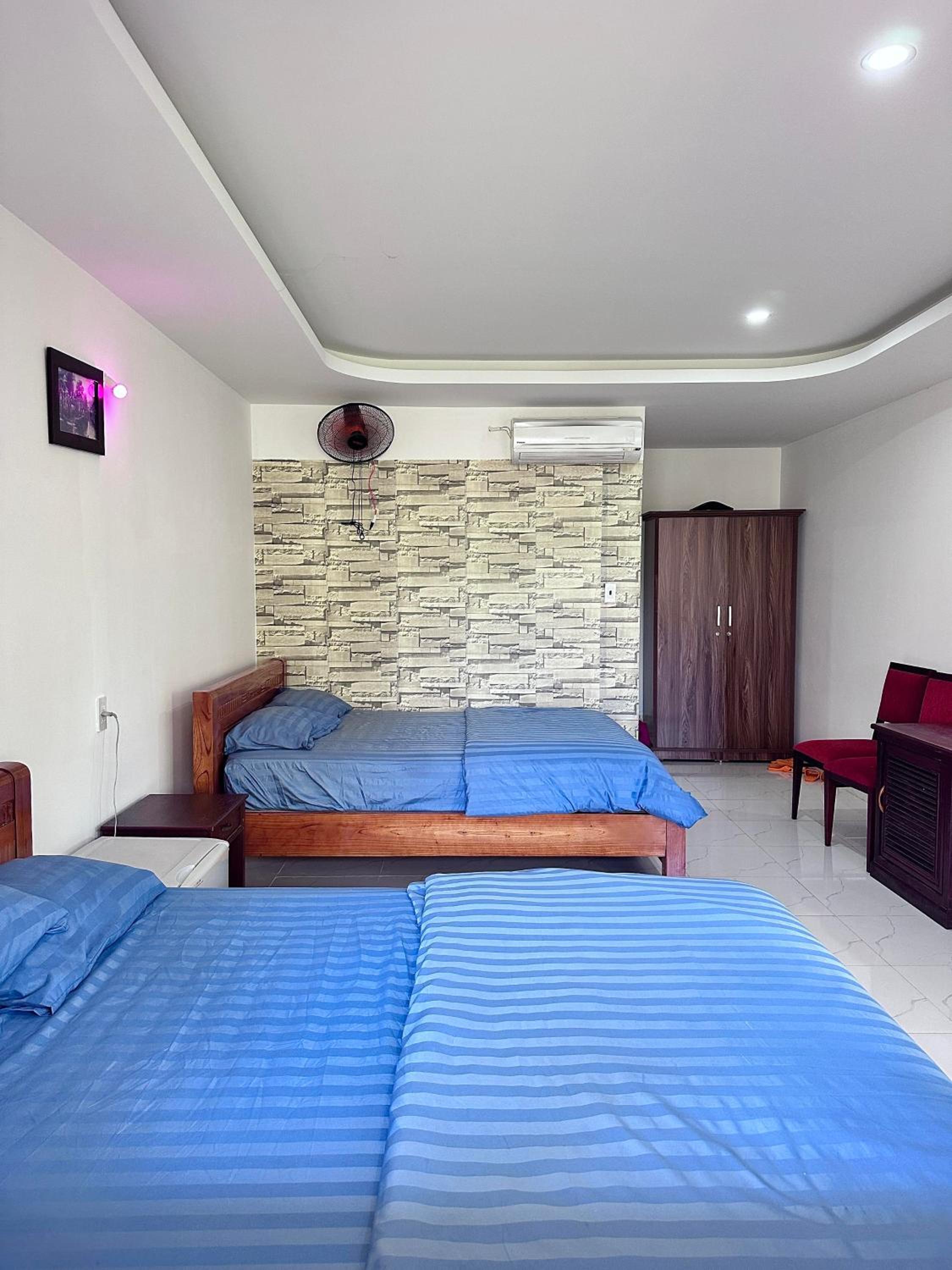 Quadruple Room with Private Bathroom photo 1