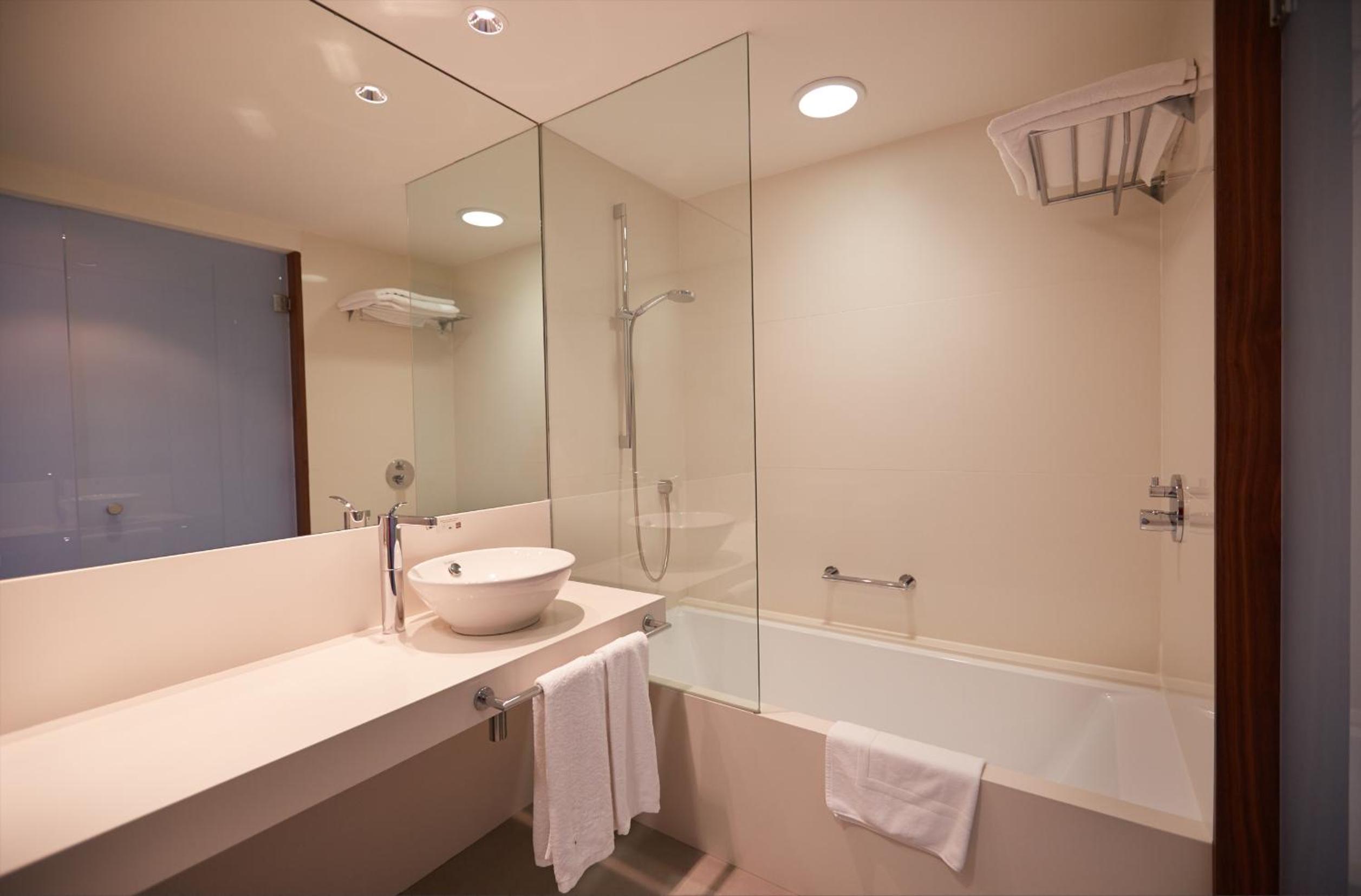 Double or Twin Room with Sea View - Photo 5