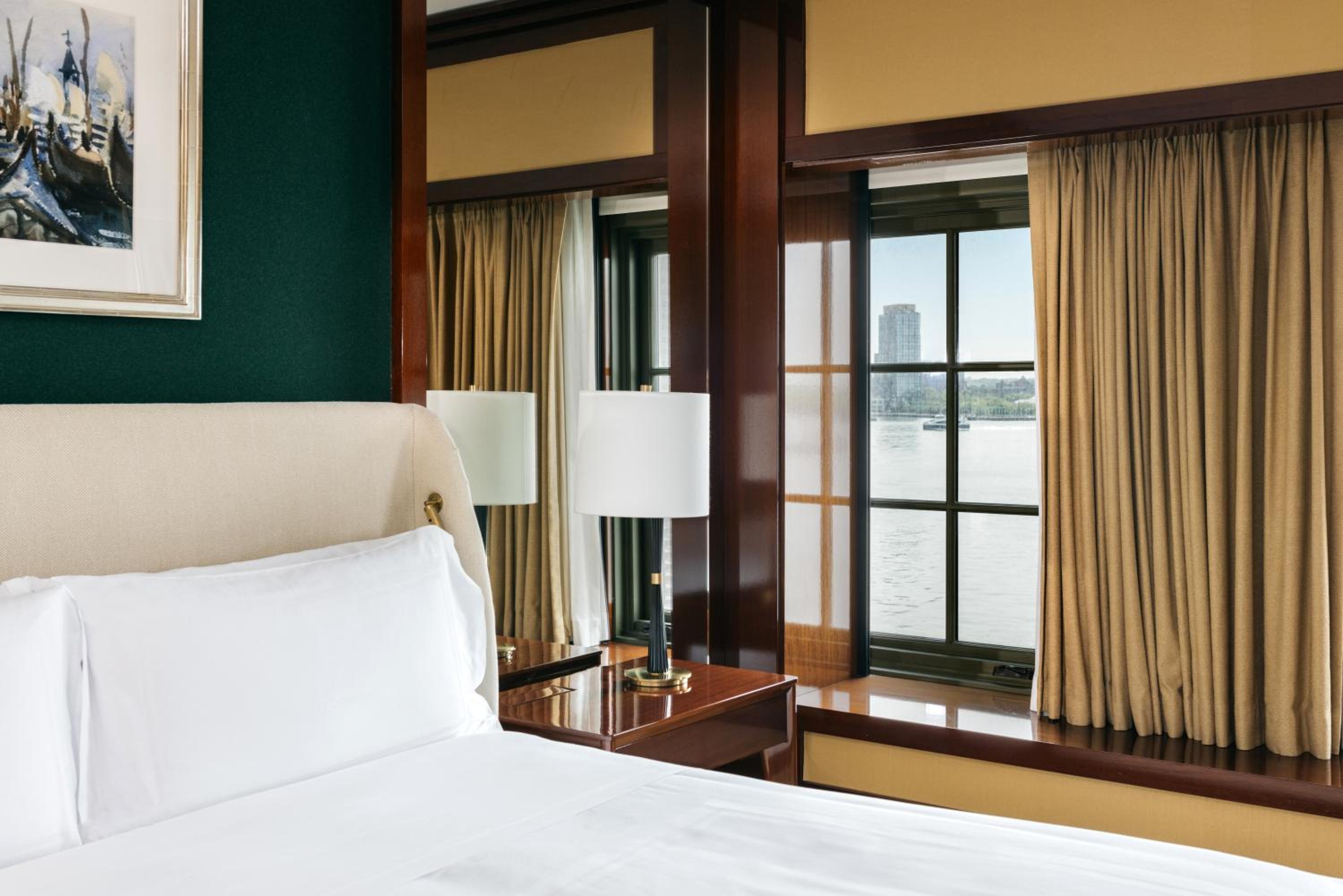 Premier River View King
