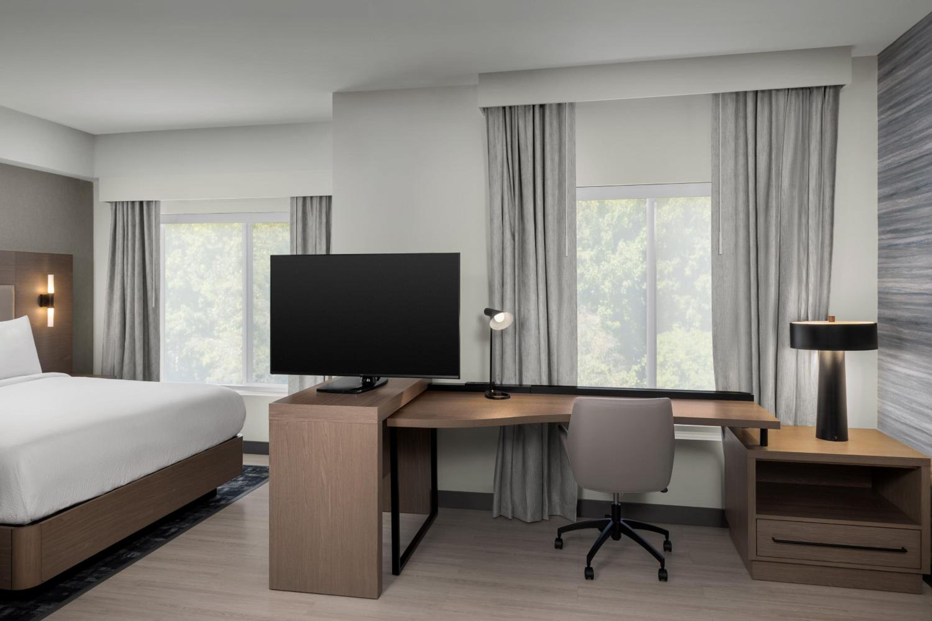 King Studio with Sofa Bed - Photo 3