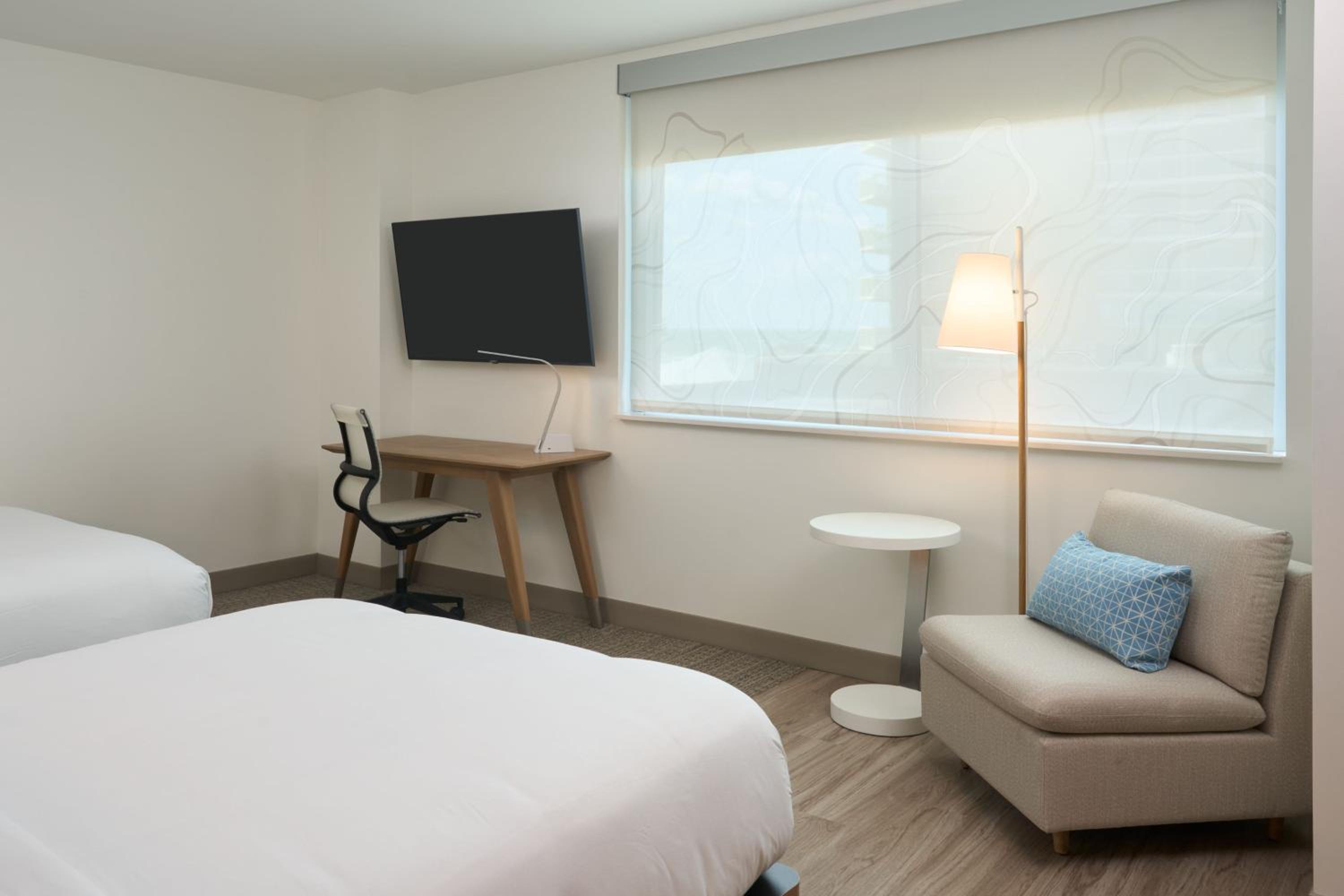 Queen Studio with Sofa Bed - Hearing Accessible