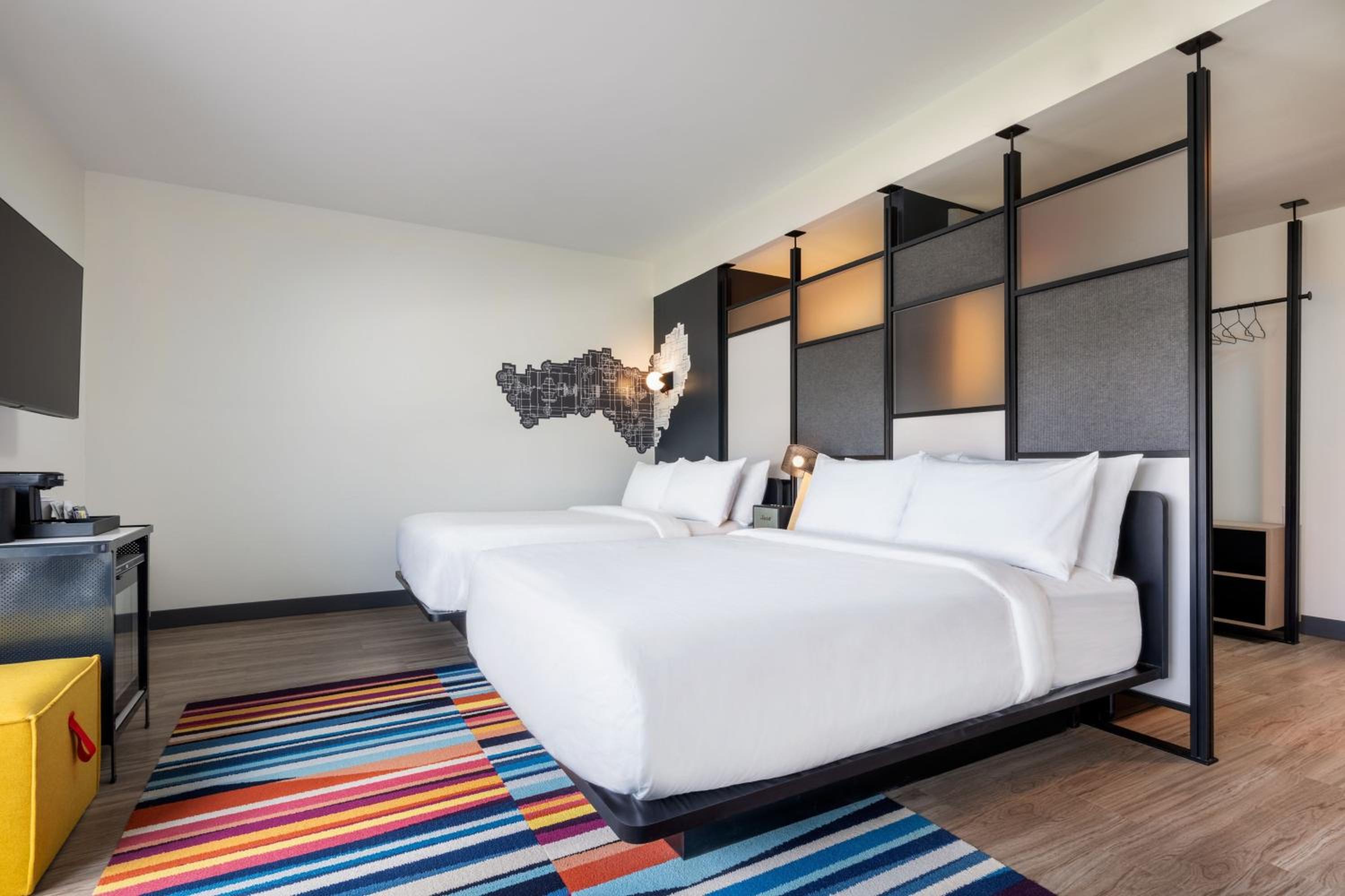 Queen Room with Two Queen Beds - Photo 2