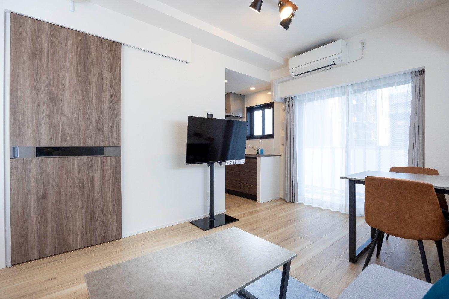 One-Bedroom Apartment photo 1