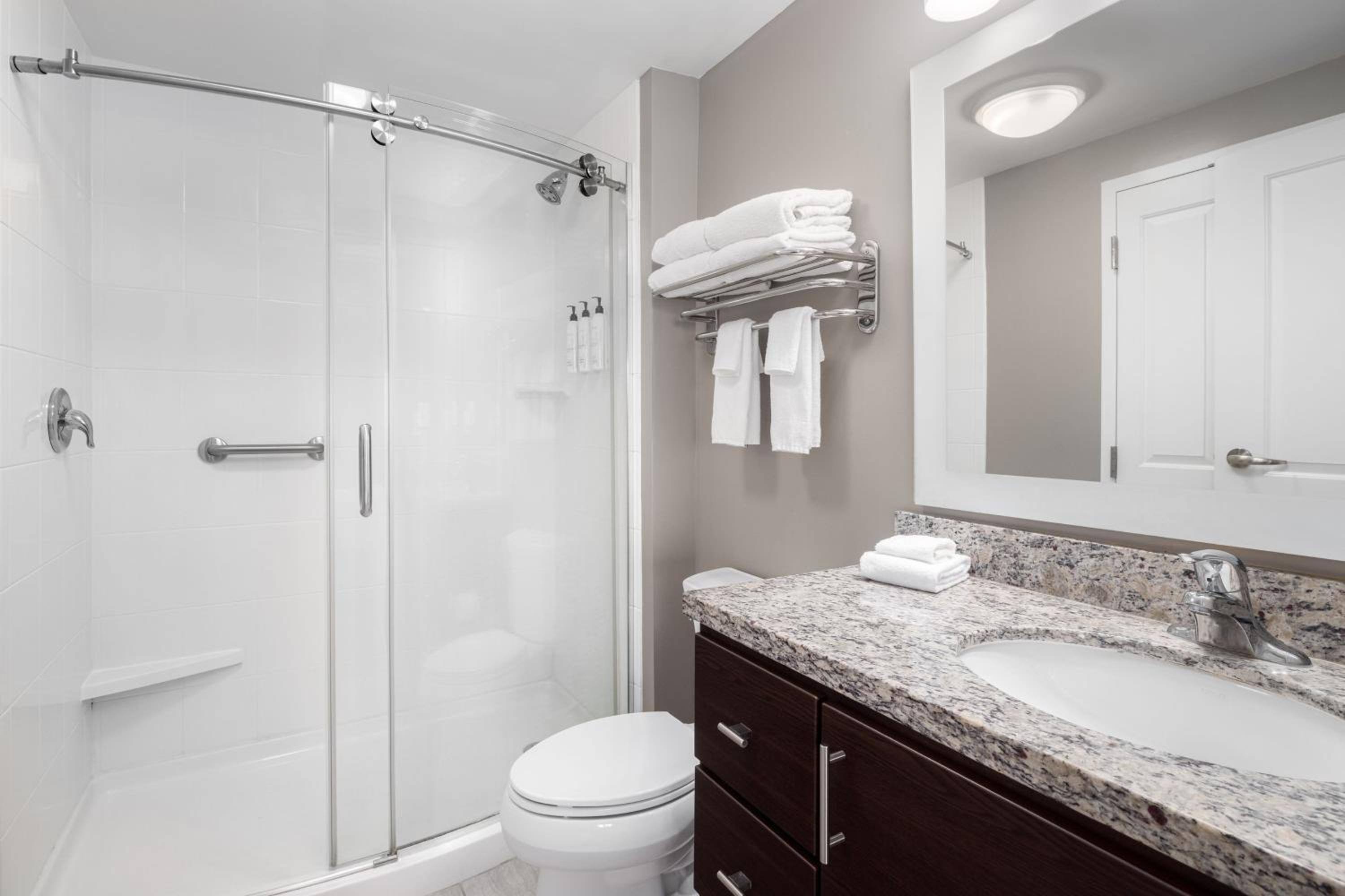 One-Bedroom King Suite with Sofa Bed - Hearing Accessible photo 3