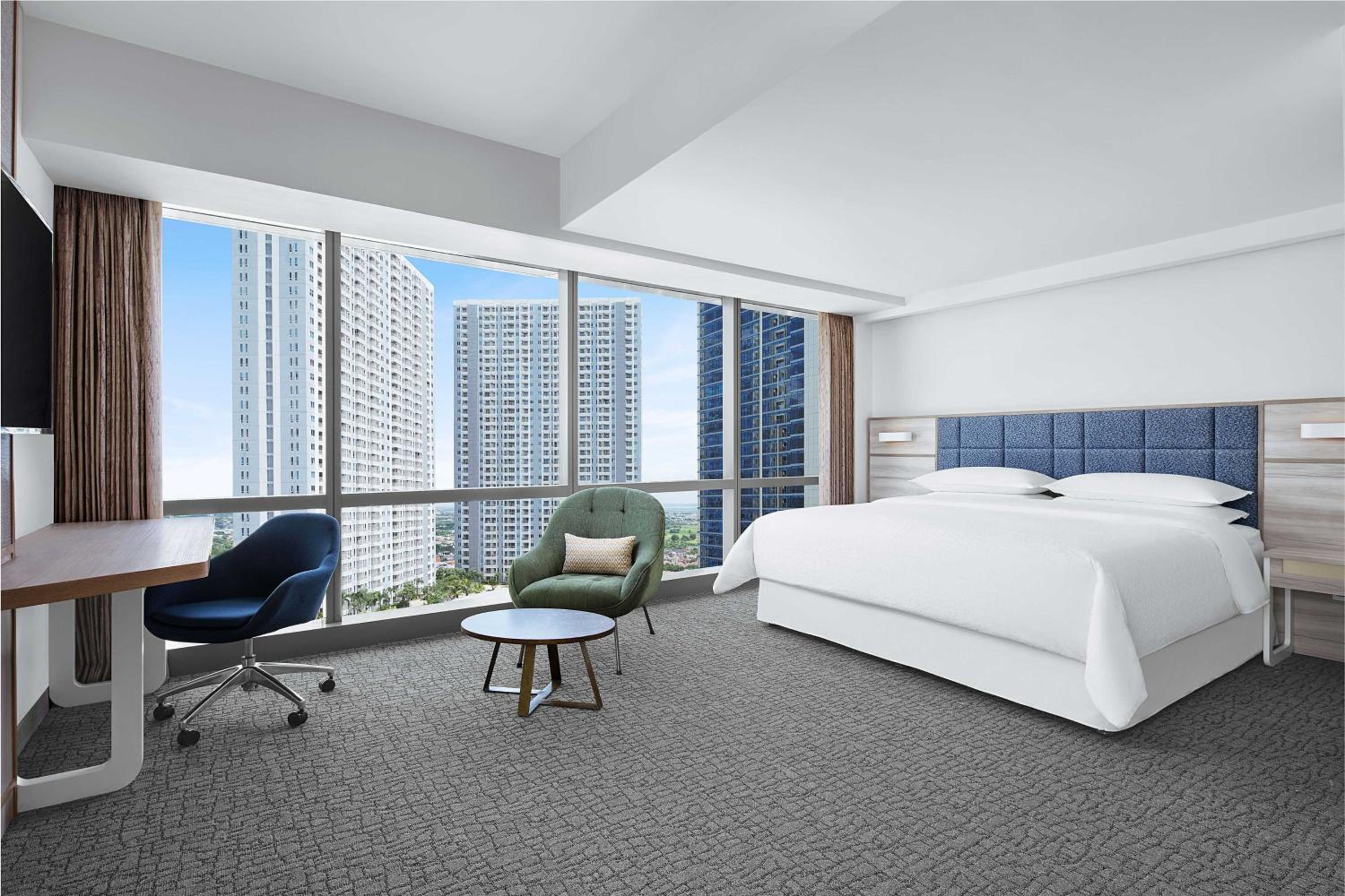 Junior Suite, 1 King - Photo 8