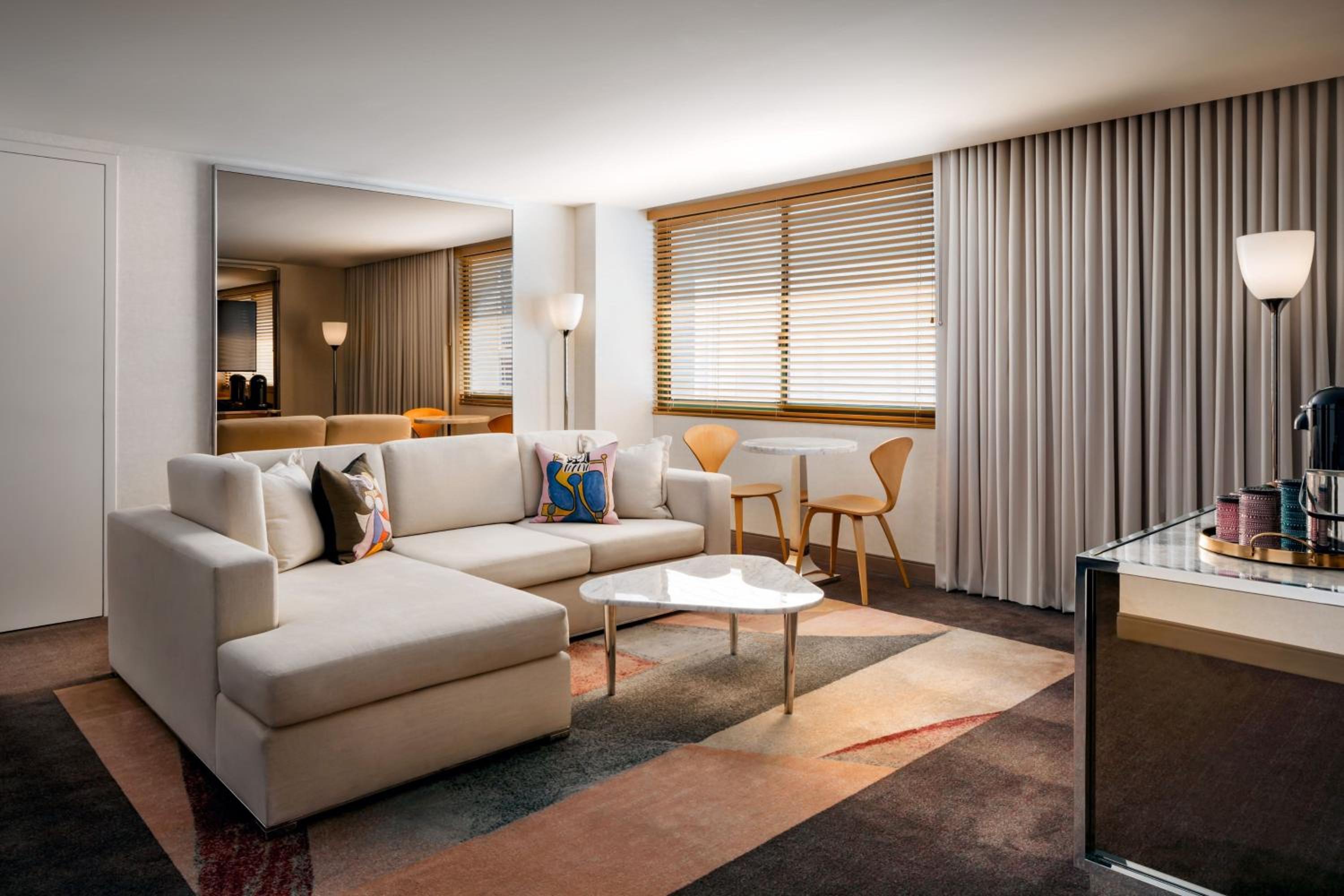 One Bedroom Suite, Suite, King, Alternate bed: sofa bed
