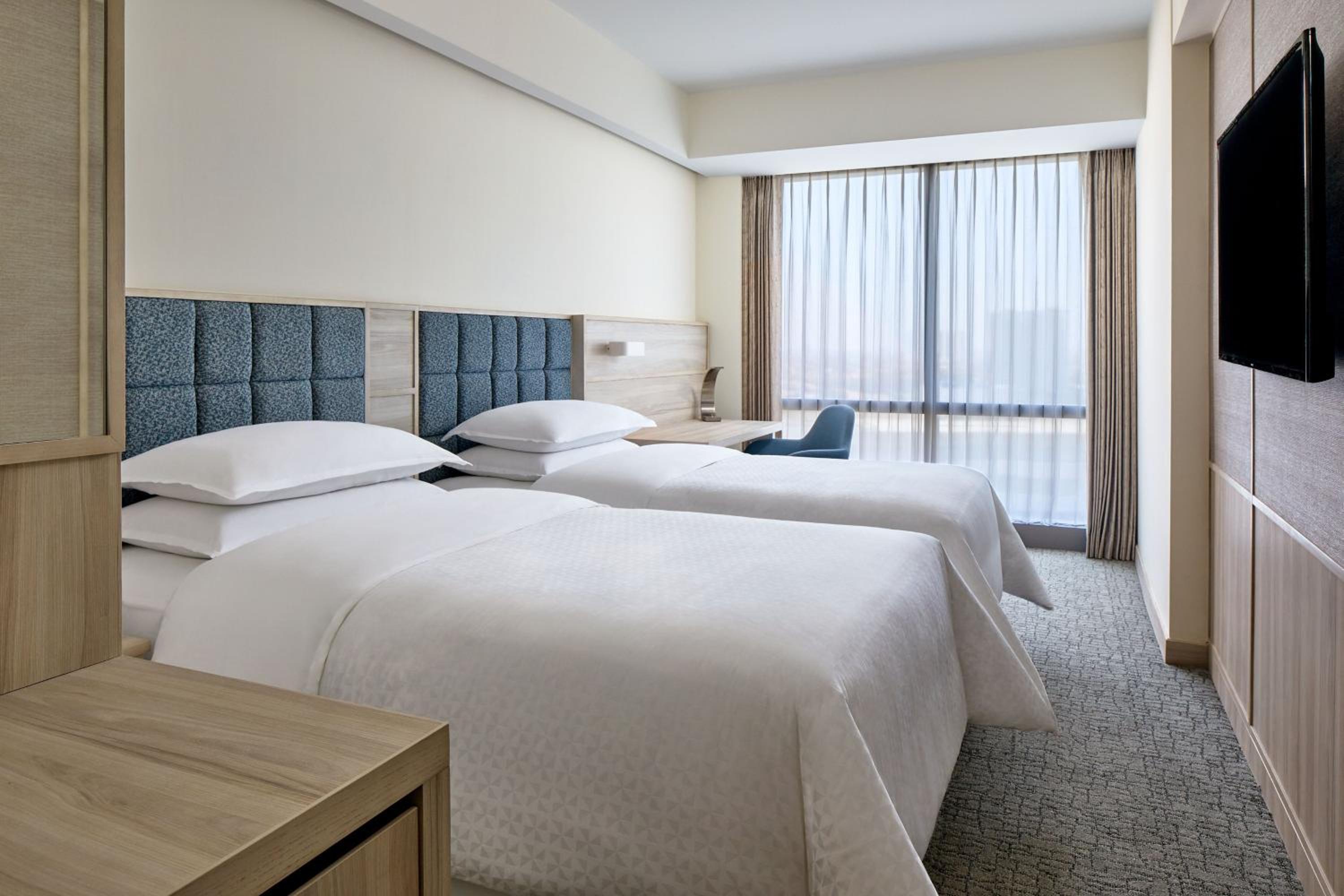 Deluxe Guest Room with 2 Single Beds  - Photo 3