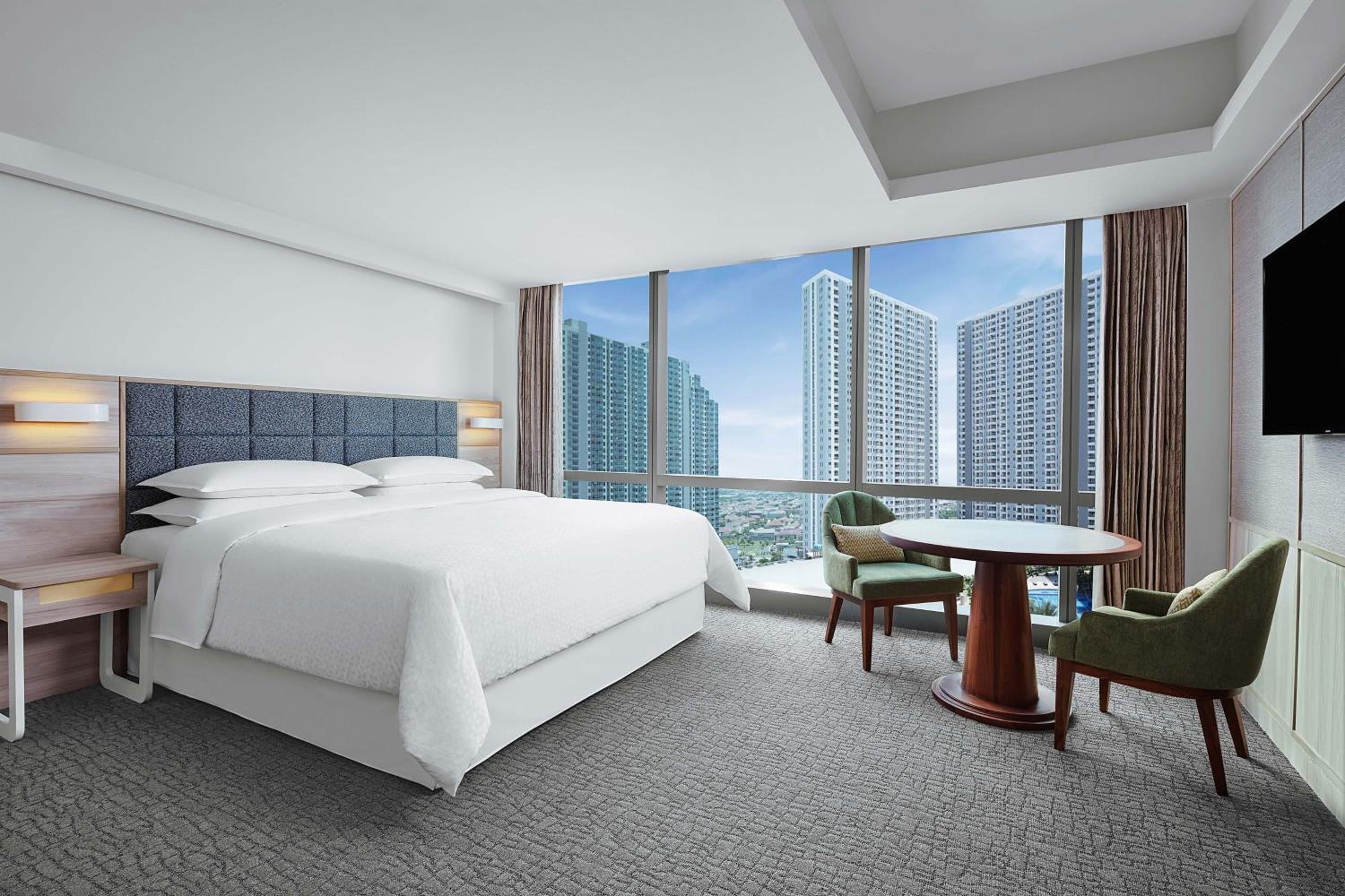 Premium King Suite - Photo 5