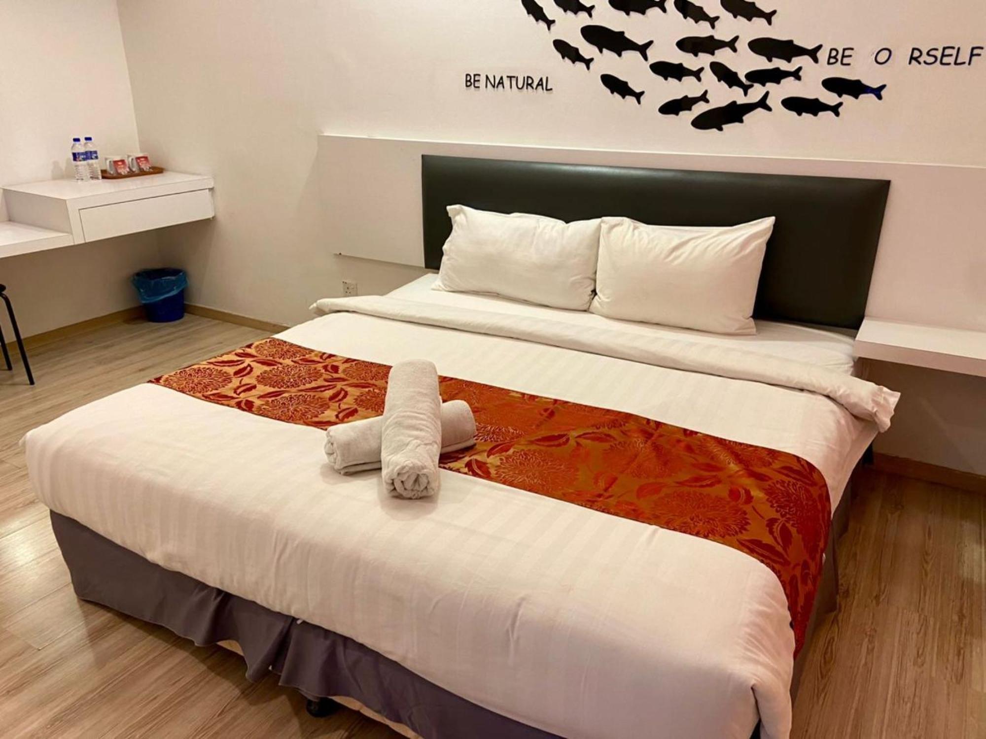 Deluxe King Room - Photo 4